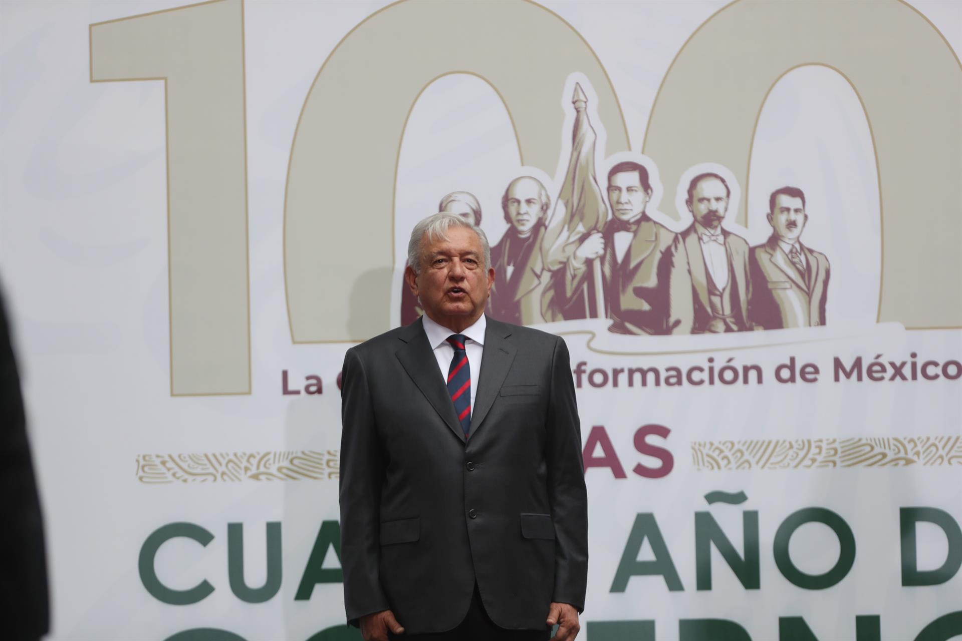 El presidente de México, Andrés Manuel López Obrador, habla durante su informe trimestral con motivo de los 100 días del cuarto año de su gobierno, hoy, en Palacio Nacional de Ciudad de México (México). EFE/Sashenka Gutiérrez
