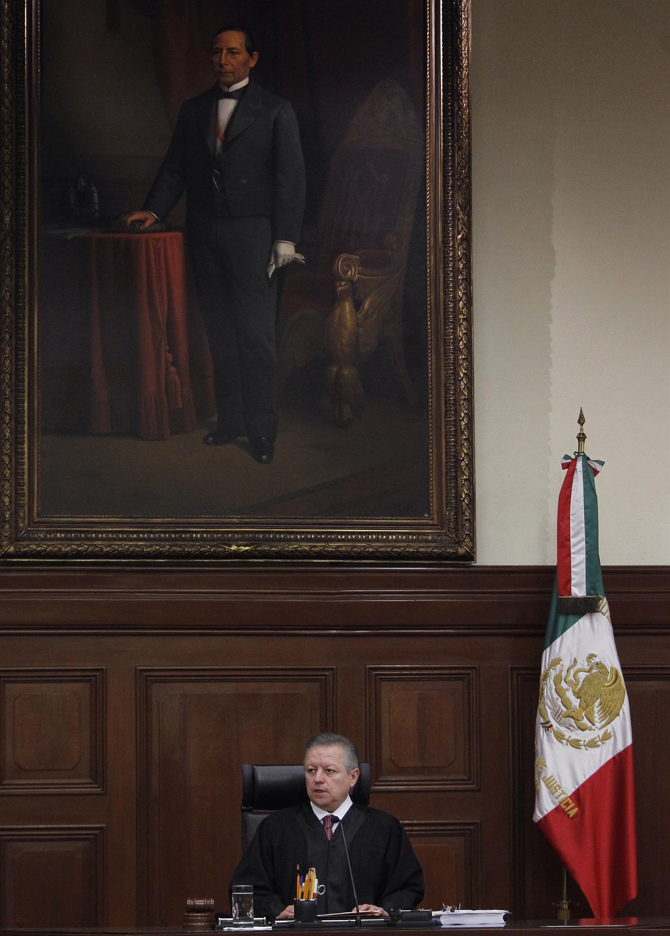 Fotografía de archivo del ministro presidente de la Suprema Corte de Justicia, Arturo Saldívar, hablando el 02 de febrero de 2021, en Ciudad de México (México). EFE/Sáshenka Gutiérrez
