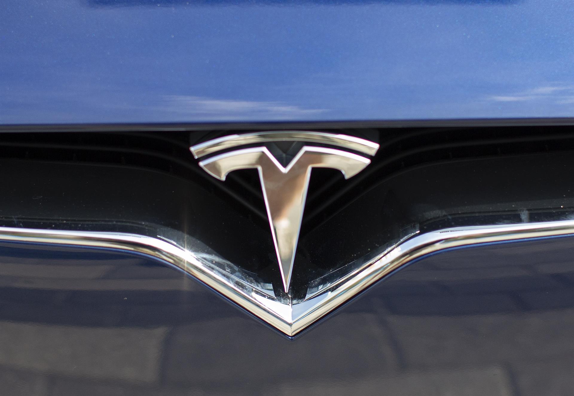 Imagen de archivo del logotipo de Tesla. EFE/CJ GUNTHER
