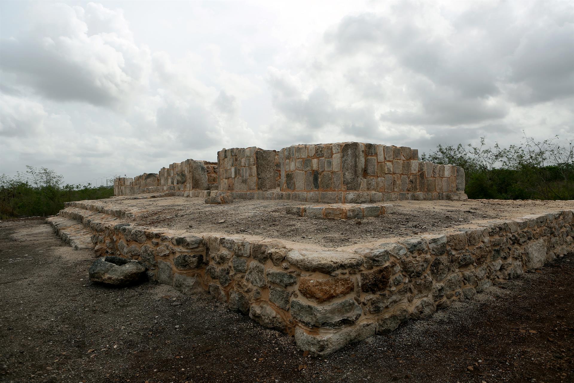 Vista de la zona arqueológica maya de Xiol, el 26 de mayo de 2022 en el municipio de Kanasín, estado de Yucatán (México). EFE/Lorenzo Hernández
