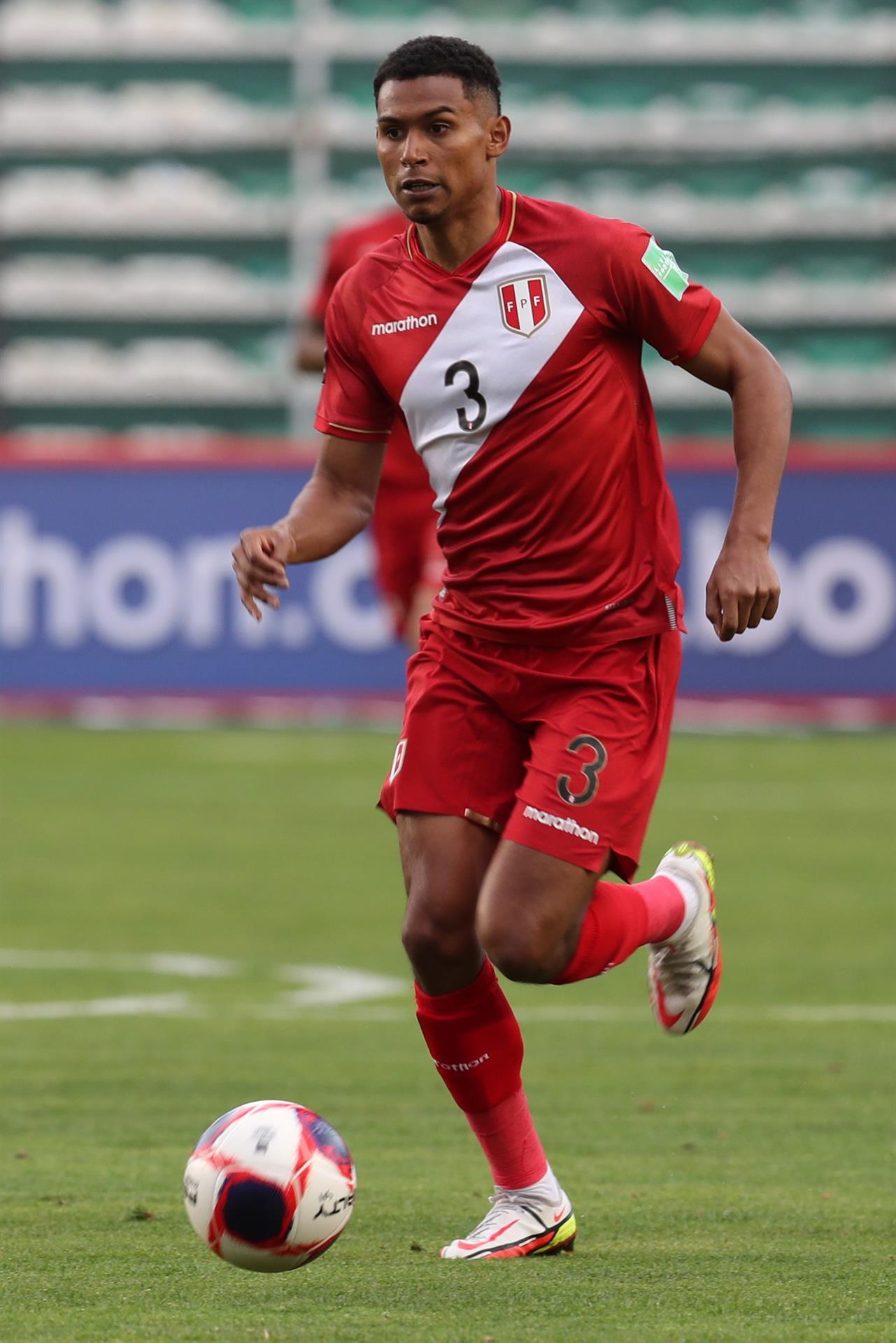 El futbolista Marcos López de Perú, en una fotografía de archivo. EFE/Martín Alipaz/Pool
