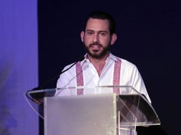 Industria debe adaptarse a nuevas exigencias del turismo en Caribe mexicano El secretario de Turismo de Quintana Roo, Bernardo Cueto habla, durante la clausura del EFE Fórum “Caribe mexicano: del éxito a la prosperidad” celebrado hoy, en un hotel del balneario de Cancún, estado de Quintana Roo (México). EFE/Alonso Cupul