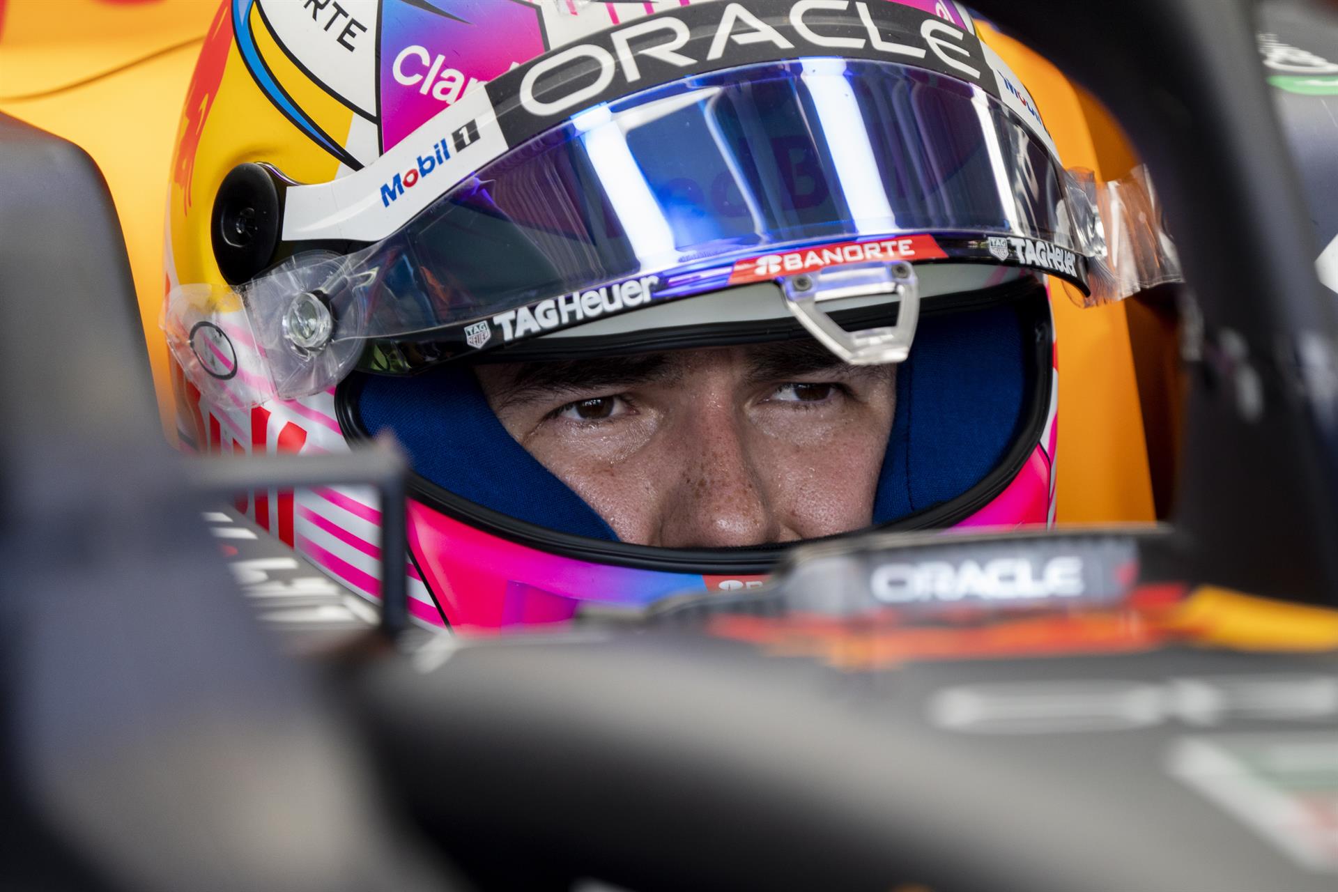 El piloto mexicano de Fórmula Uno Sergio Pérez de Red Bull Racing. EFE/EPA/SHAWN THEW

