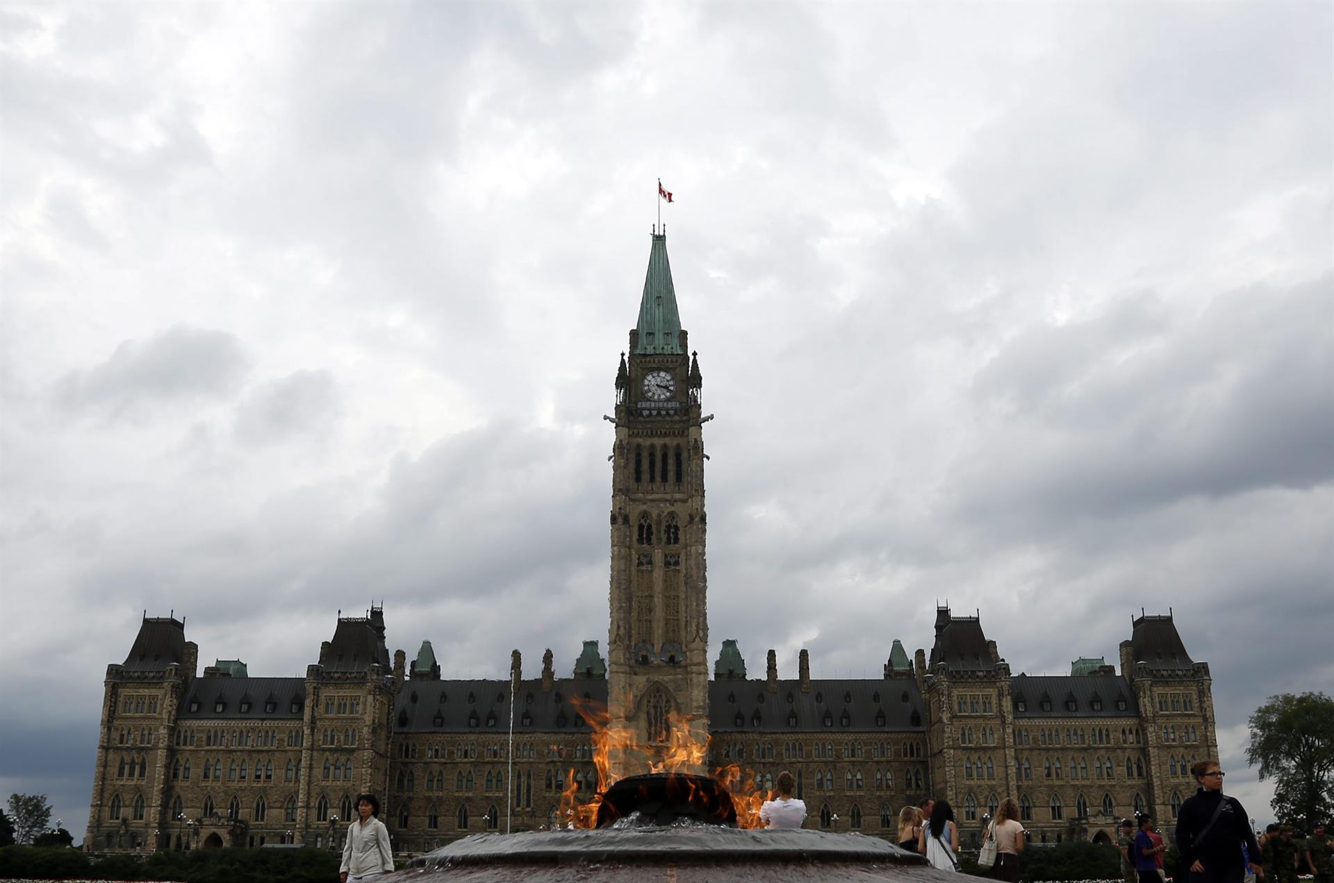 Fotografía de archivo de una vista general del Parlamento canadiense, en Ottawa (Canadá). EFE/STEPHEN MORRISON
