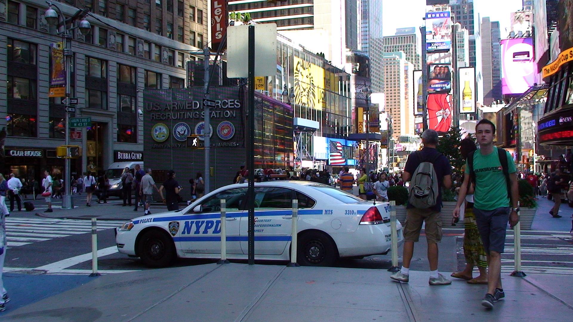 Fotografía de archivo de una de las patrullas de policía en Nueva York. EFE/Andrés Iamartino
