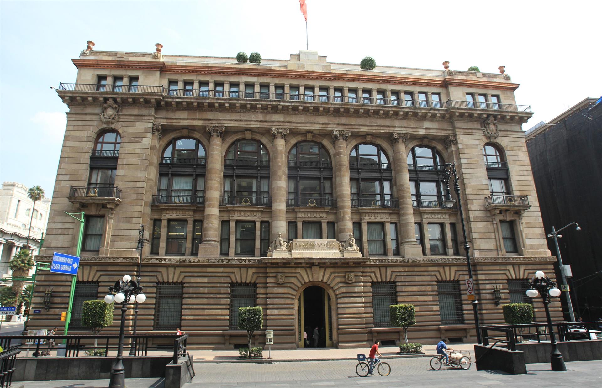 Vista general del edificio del Banco Nacional de México Banco. Imagen de archivo. EFE/Mario Guzman
