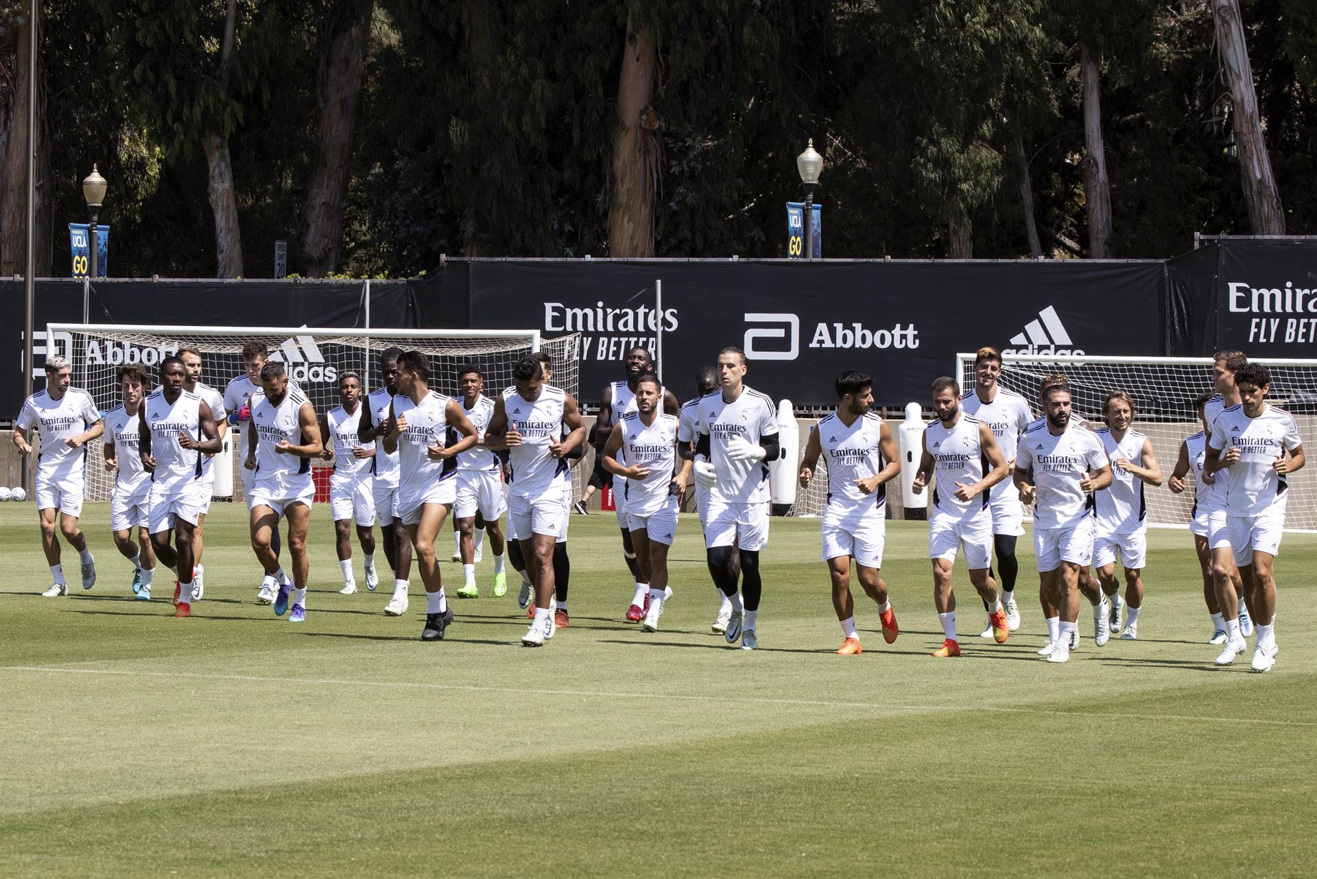 Vista de un entrenamiento de los jugadores del Real Madrid en el estadio Wallis Annenberg de UCLA, en Los Ángeles, California (EE.UU.), este 29 de julio de 2022. EFE/EPA/Etienne Laurent
