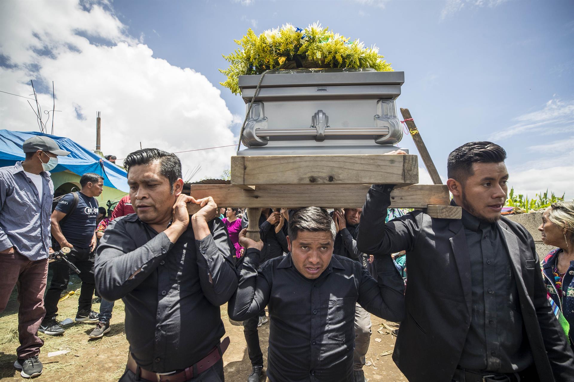 Los 21 guatemaltecos hacen parte de un listado de 53 personas que murieron asfixiadas en un tráiler abandonado por traficantes de personas en una carretera de San Antonio, Texas. Imagen de archivo. EFE/ Esteban Biba
