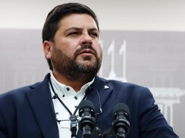 Puerto Rico comenzará a vacunar contra la viruela del mono a grupos de riesgo Fotografía de archivo del secretario del Departamento de Salud, Carlos Mellado. EFE/ Thais Llorca