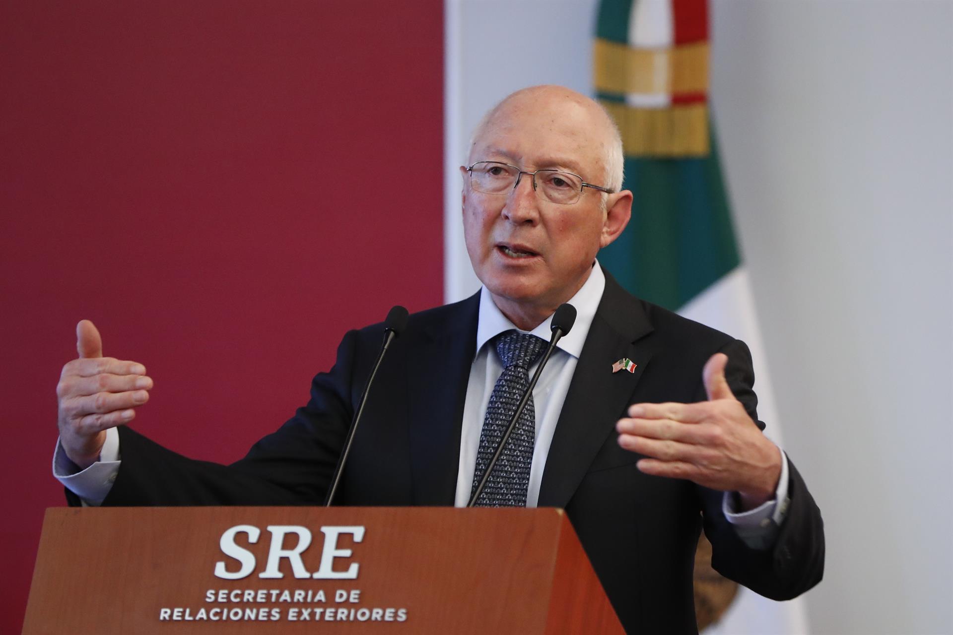 El embajador de Estados Unidos en México, Ken Salazar, participa en una conferencia de prensa en Ciudad de México (México). Imagen de archivo. EFE/ José Méndez
