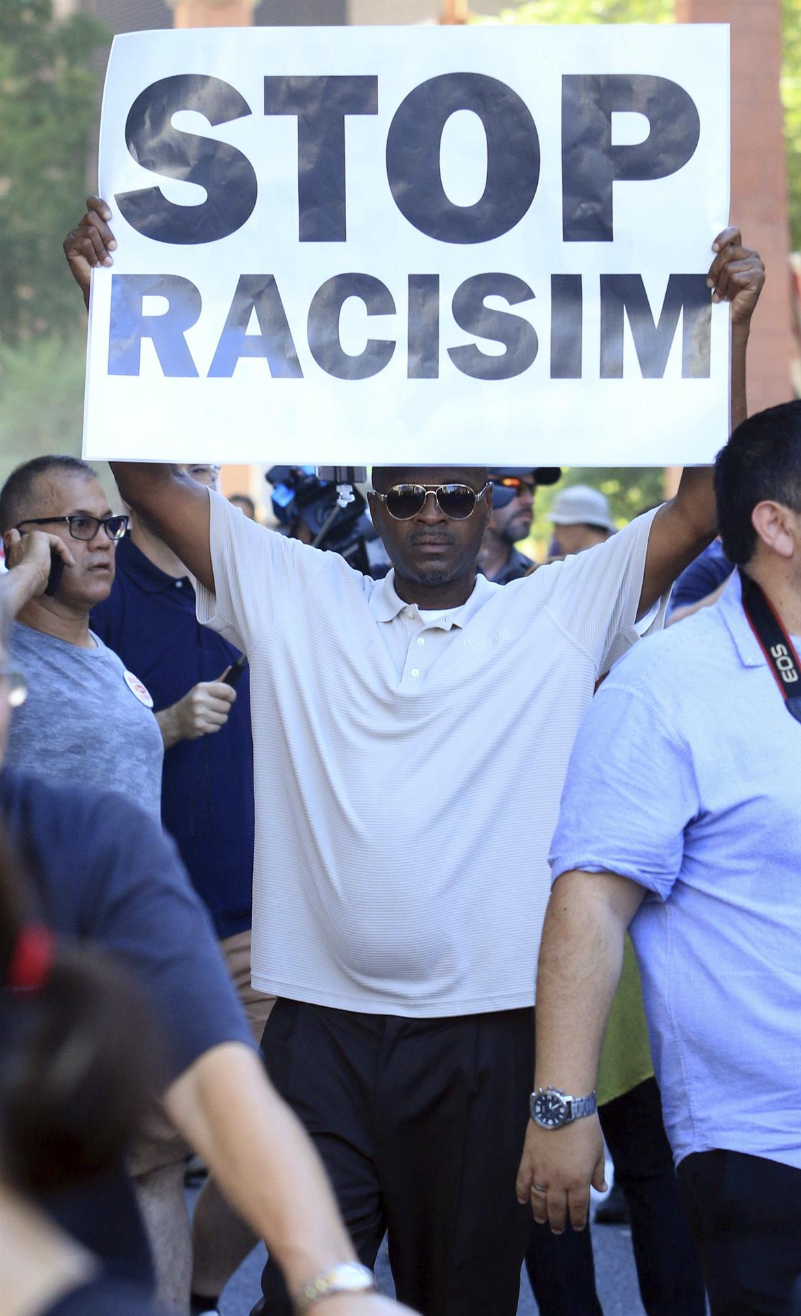 Vista de una manifestación en contra del racismo. Imagen de archivo. EFE/Roy Dabner
