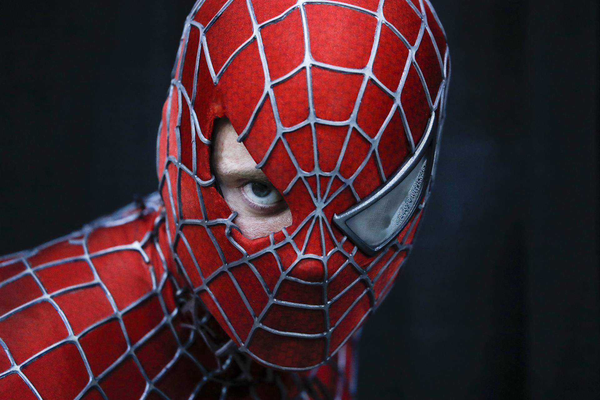 ARCHIVO/EFE/EPA/CAROLINE BREHMAN
 
EEUU CÓMIC: Los Ágeles (Estados Unidos), 04/12/2021.- Chase Hronis disfrazado de Spider-Man posa para el fotógrafo durante la Comic Con de Los Ángeles, Estados Unidos. EFE/ Caroline Brehman
