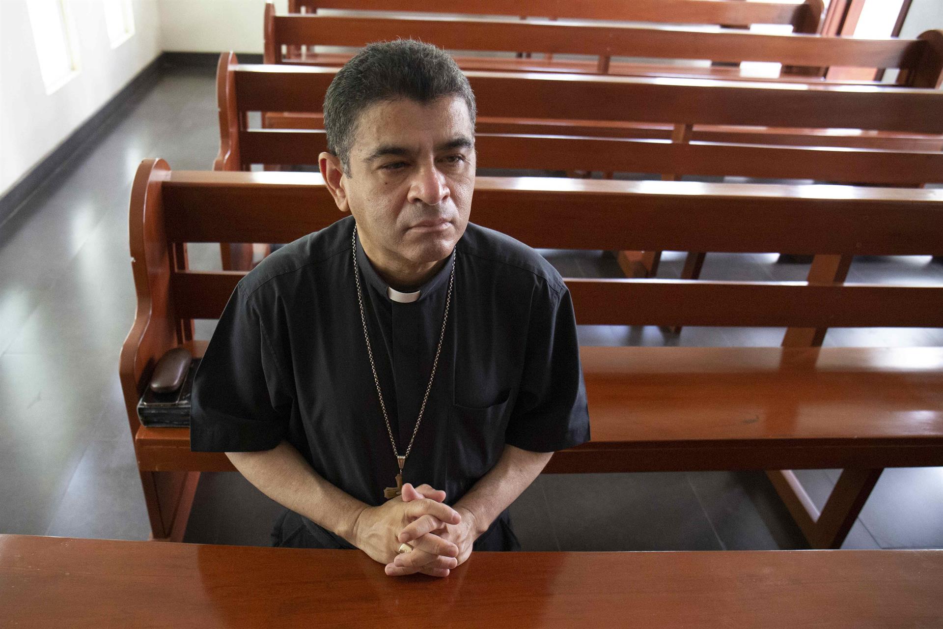 Fotografía de archivo fechada el 20 de mayo de 2022 que muestra al obispo nicaragüense Rolando Álvarez, en Managua (Nicaragua). EFE/ Jorge Torres
