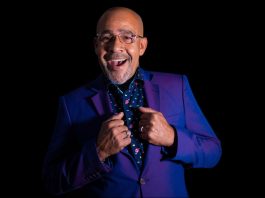 El salsero Luisito Carrión se siente “en victoria” tras sobrevivir a infartos Fotografía cedida por la oficina de Relaciones Públicas para fines promocionales del salsero puertorriqueño Luisito Carrión, donde aparece el artista mientras posa en Puerto Rico. EFE/ Oficina De Relaciones Públicas / SOLO USO EDITORIAL/ SOLO DISPONIBLE PARA ILUSTRAR LA NOTICIA QUE ACOMPAÑA (CRÉDITO OBLIGATORIO)