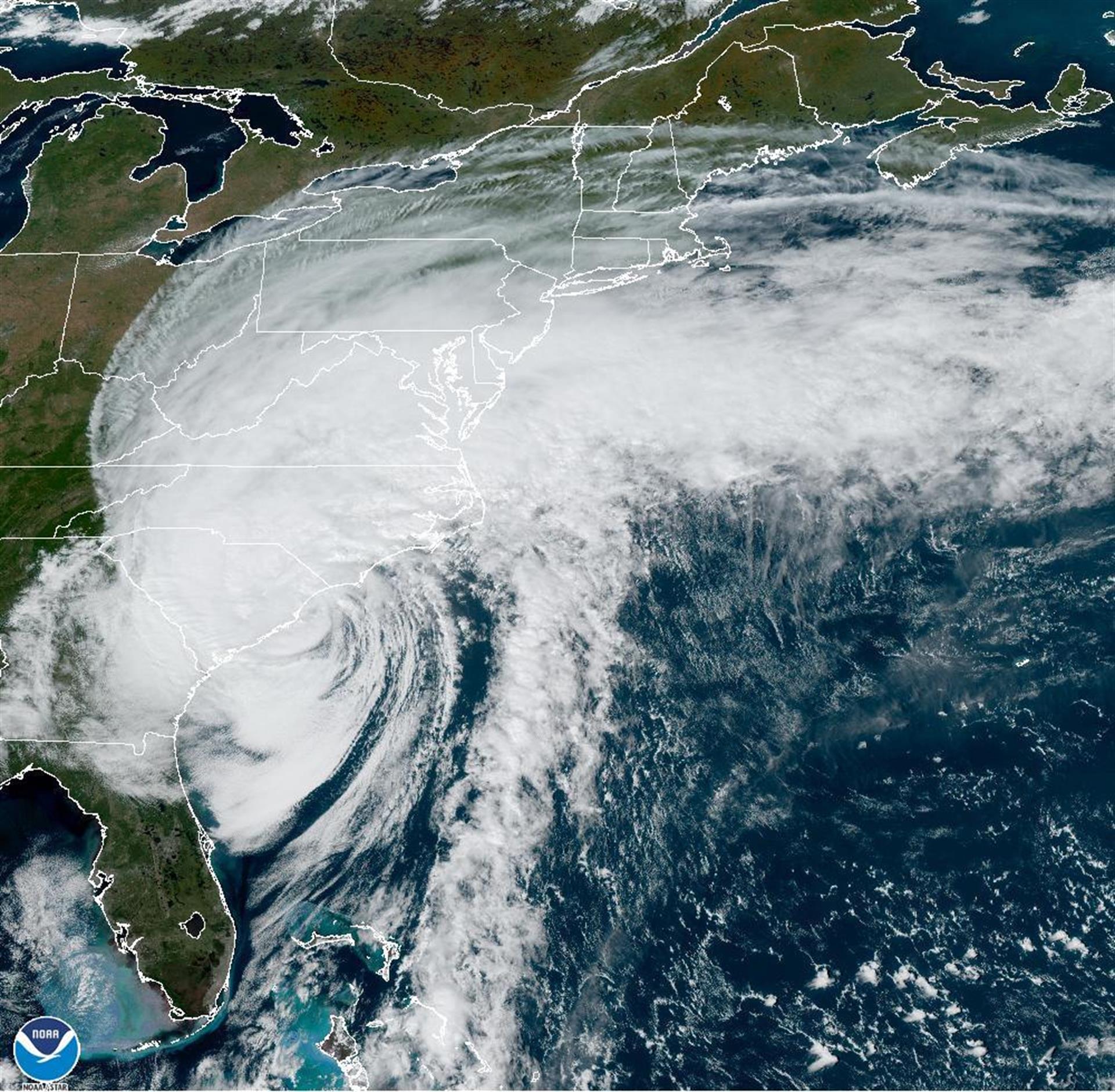 Imagen satelital cedida este viernes por la Oficina Nacional de Administración Oceánica y Atmosférica de Estados Unidos (NOAA), a través del Centro Nacional de Huracanes (NHC), en la que se registra la localización del huracán Ian. EFE/NOAA-NHC /SOLO USO EDITORIAL /NO VENTAS /SOLO DISPONIBLE PARA ILUSTRAR LA NOTICIA QUE ACOMPAÑA /CRÉDITO OBLIGATORIO
