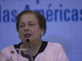 El Senado de Estados Unidos confirmó este jueves como embajadora en Panamá a la diplomática y abogada puertorriqueña Mari Carmen Aponte. Imagen de archivo. EFE/Orlando Barría
