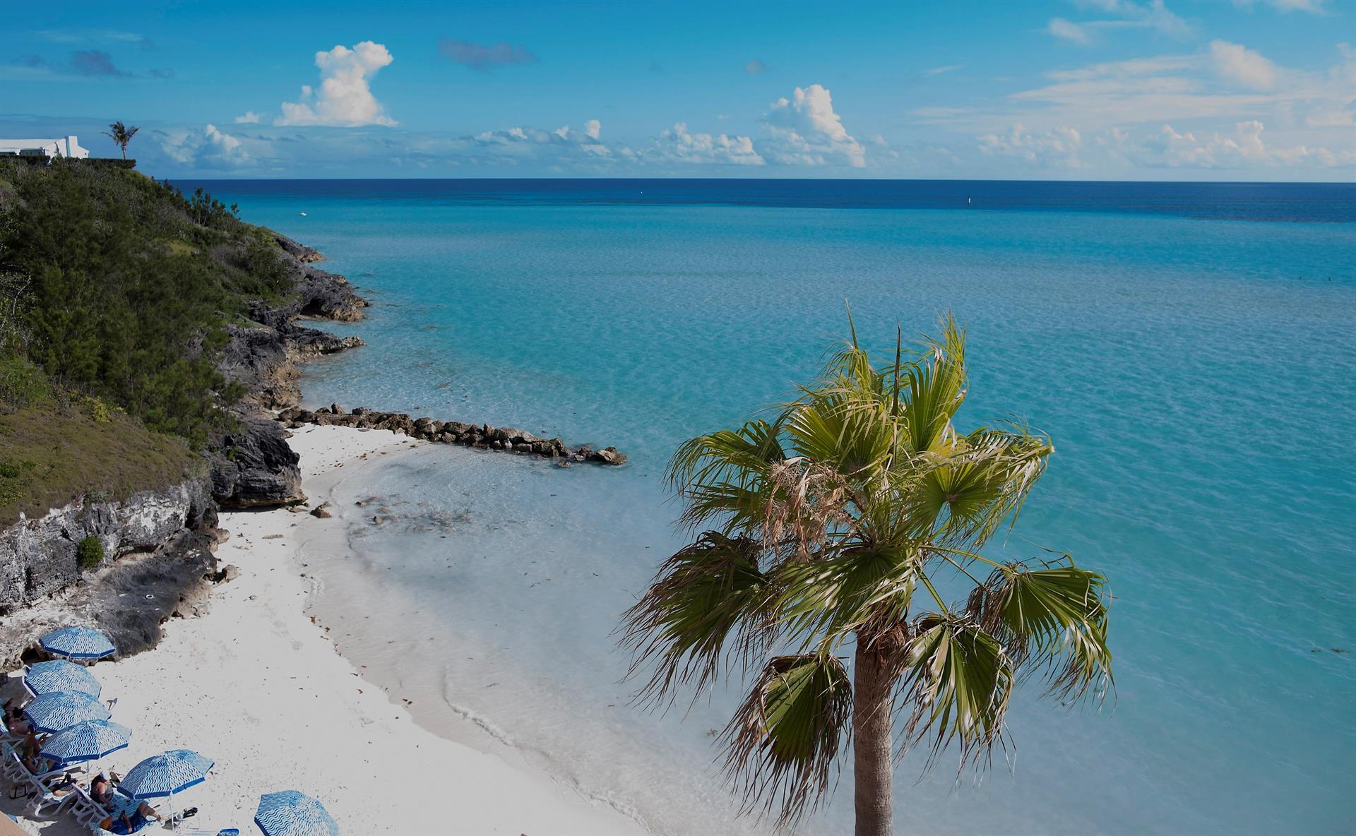 Fotografía de archivo que muestra una vista de una playa del Pompano Beach Club en Southampton (Bermudas). EFE/ Cj Gunther
