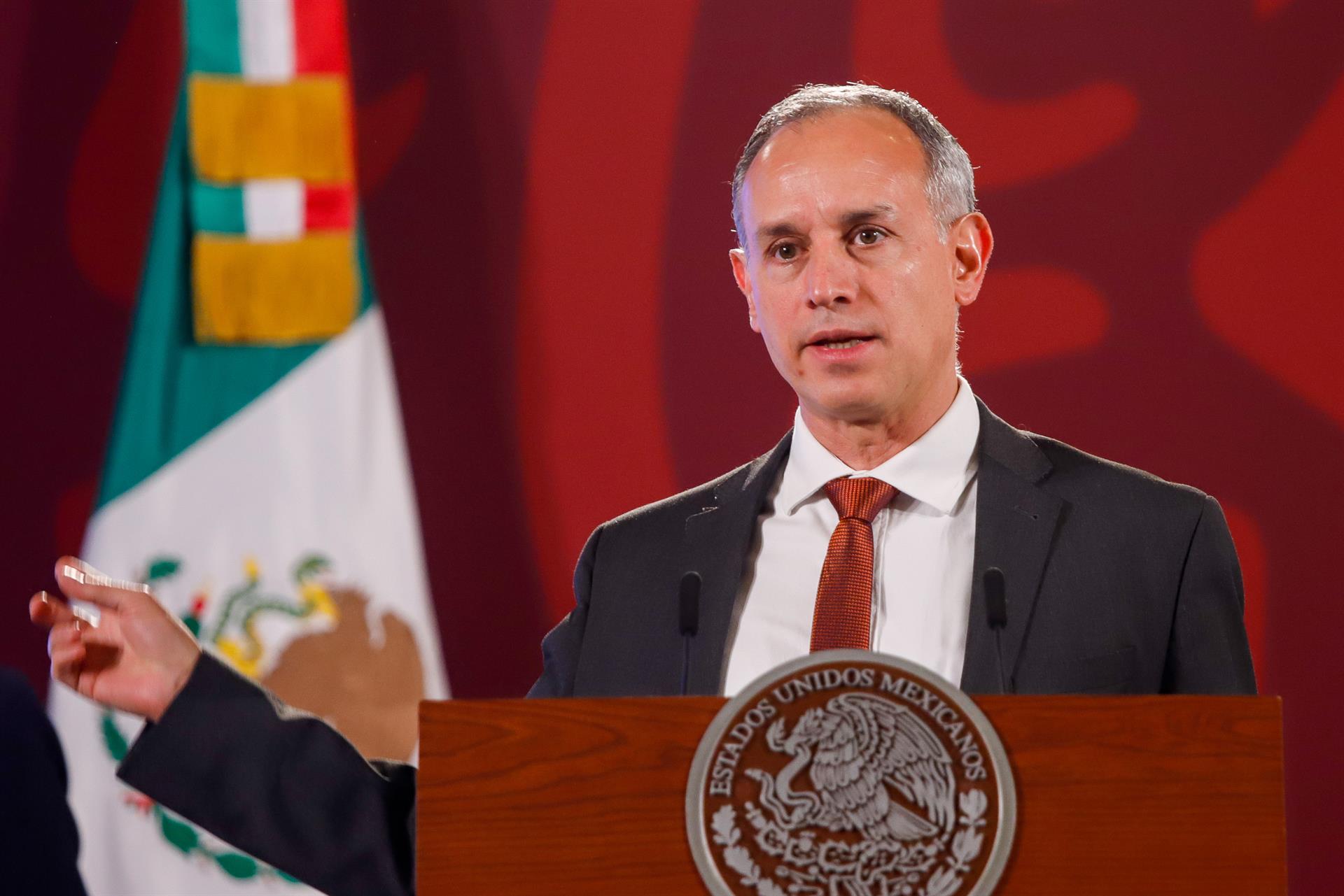 México acusa a farmacéuticas de presionar para vacunación periódica de covid El subsecretario de Salud, Hugo López Gatell, imagen de archivo. EFE/ Isaac Esquivel