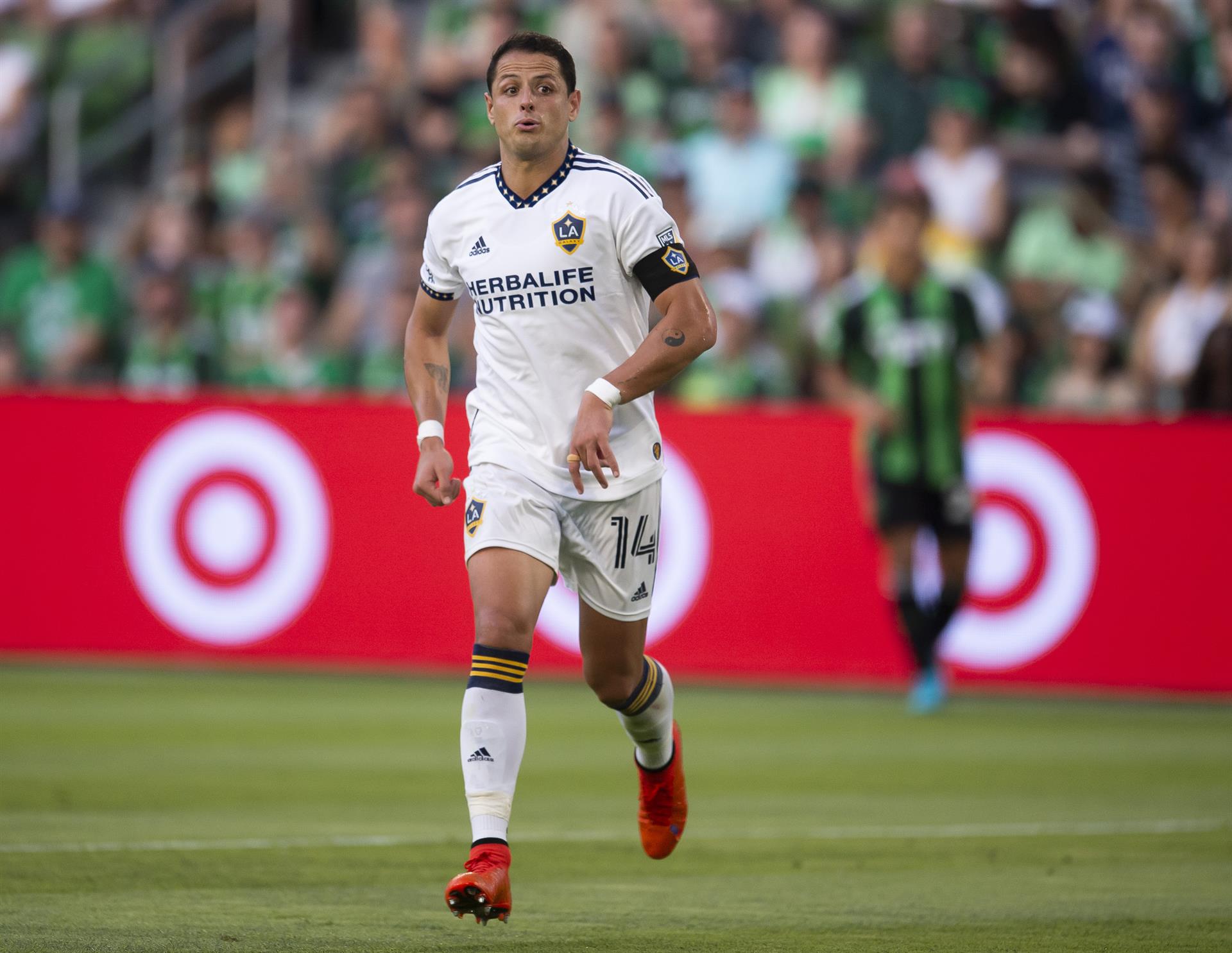 El mexicano Javier 'Chicharito' Hernández de LA Galaxy, en una fotografía de archivo. EFE/Darren Abate
