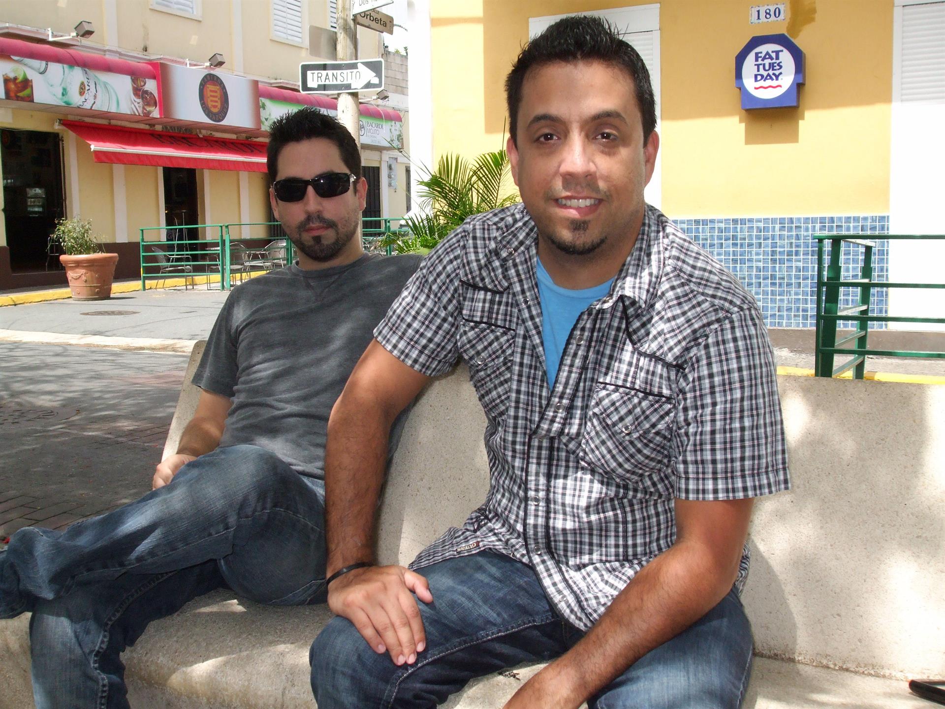 Dos de los integrantes del grupo puertorriqueño de música cristiana 