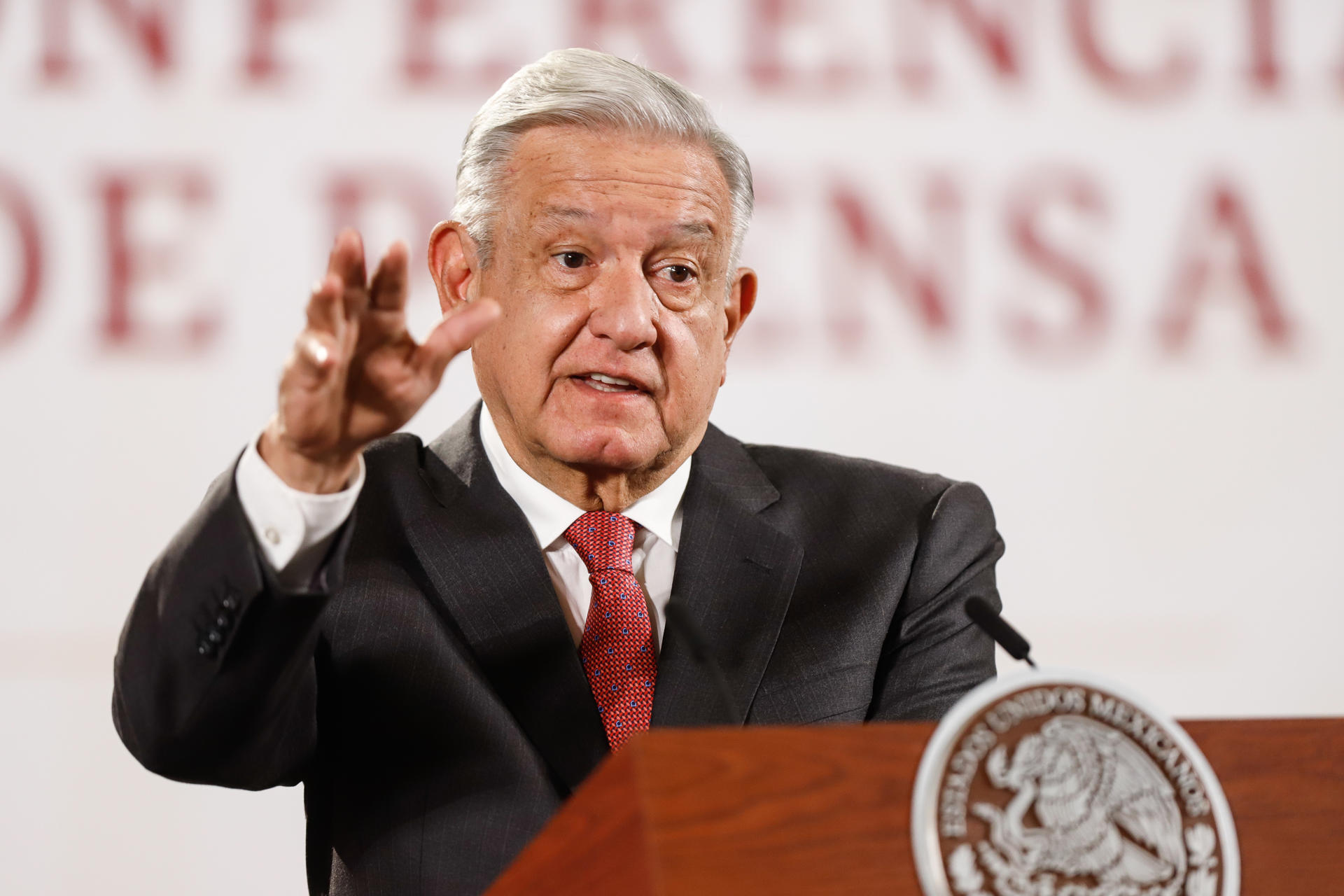 El presidente de México, Andrés Manuel López Obrador, durante su participación en la conferencia matutina, hoy en Palacio Nacional, en la Ciudad de México. EFE/ Isaac Esquivel
