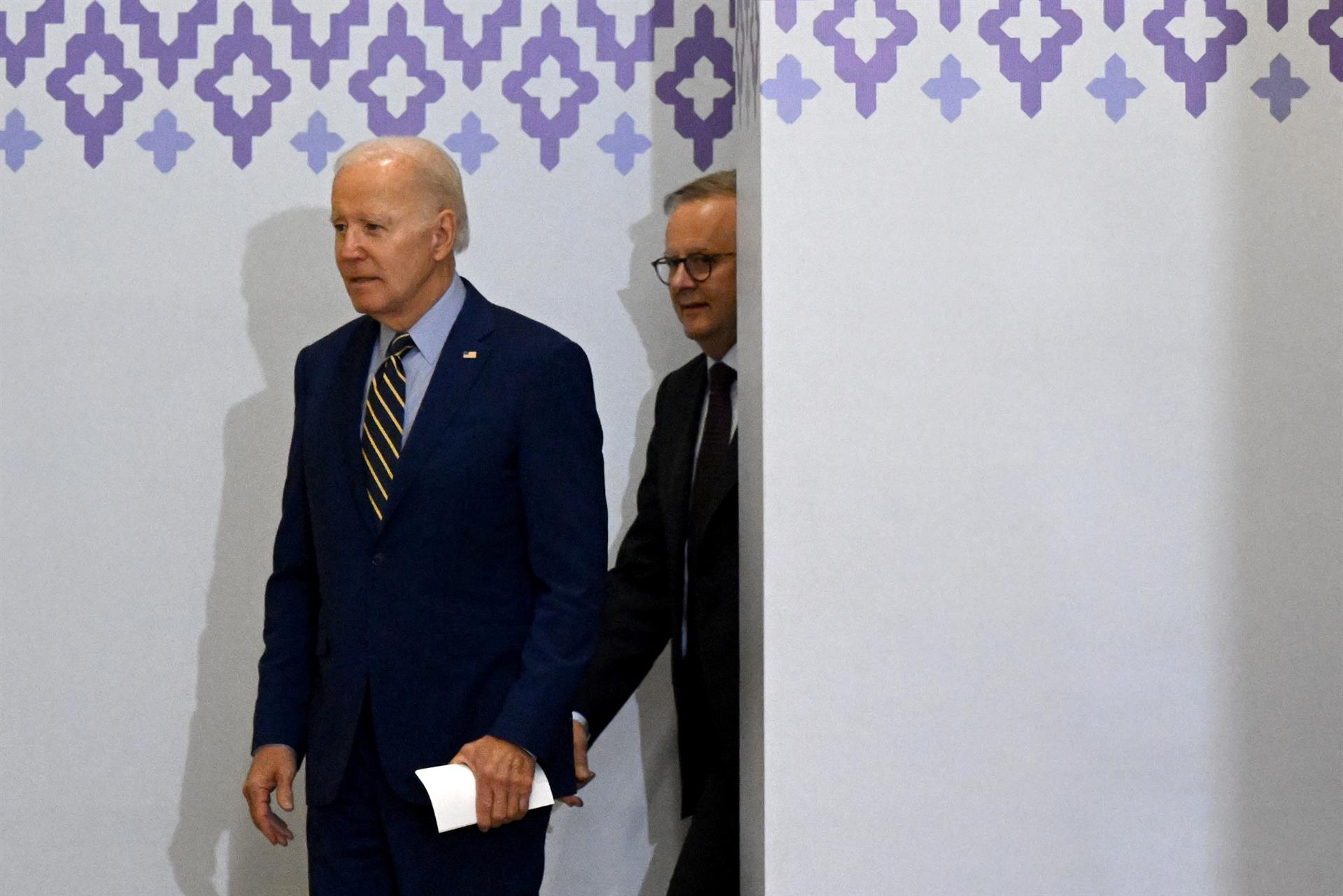 Piden a Biden declarar emergencia por hospitalizaciones pediátricas al alza EFE/EPA/MICK TSIKAS