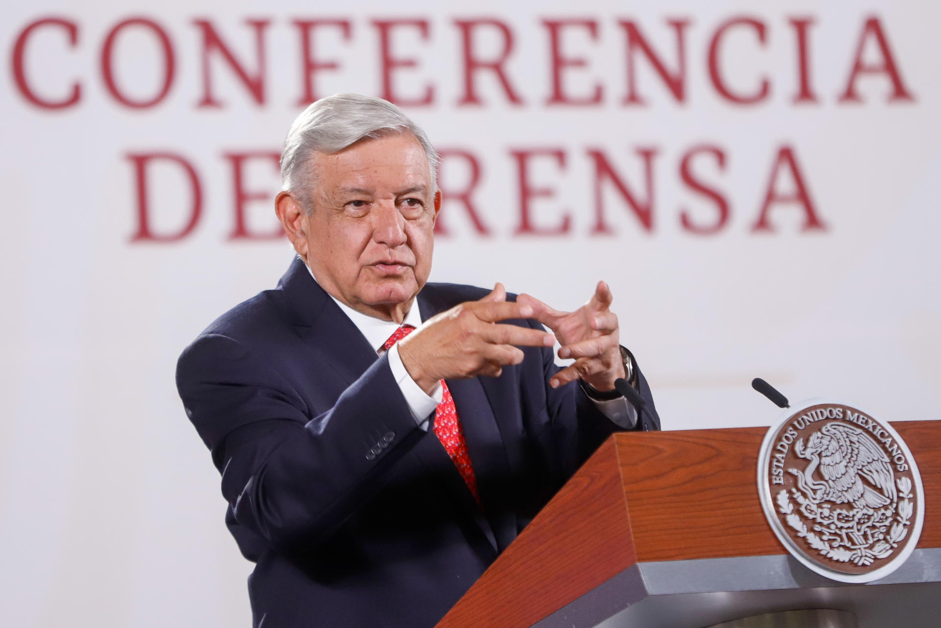 El presidente Andrés Manuel López Obrador, durante su participación en la conferencia matutina en el Palacio Nacional, hoy en la Ciudad de México (México). EFE/ Isaac Esquivel
