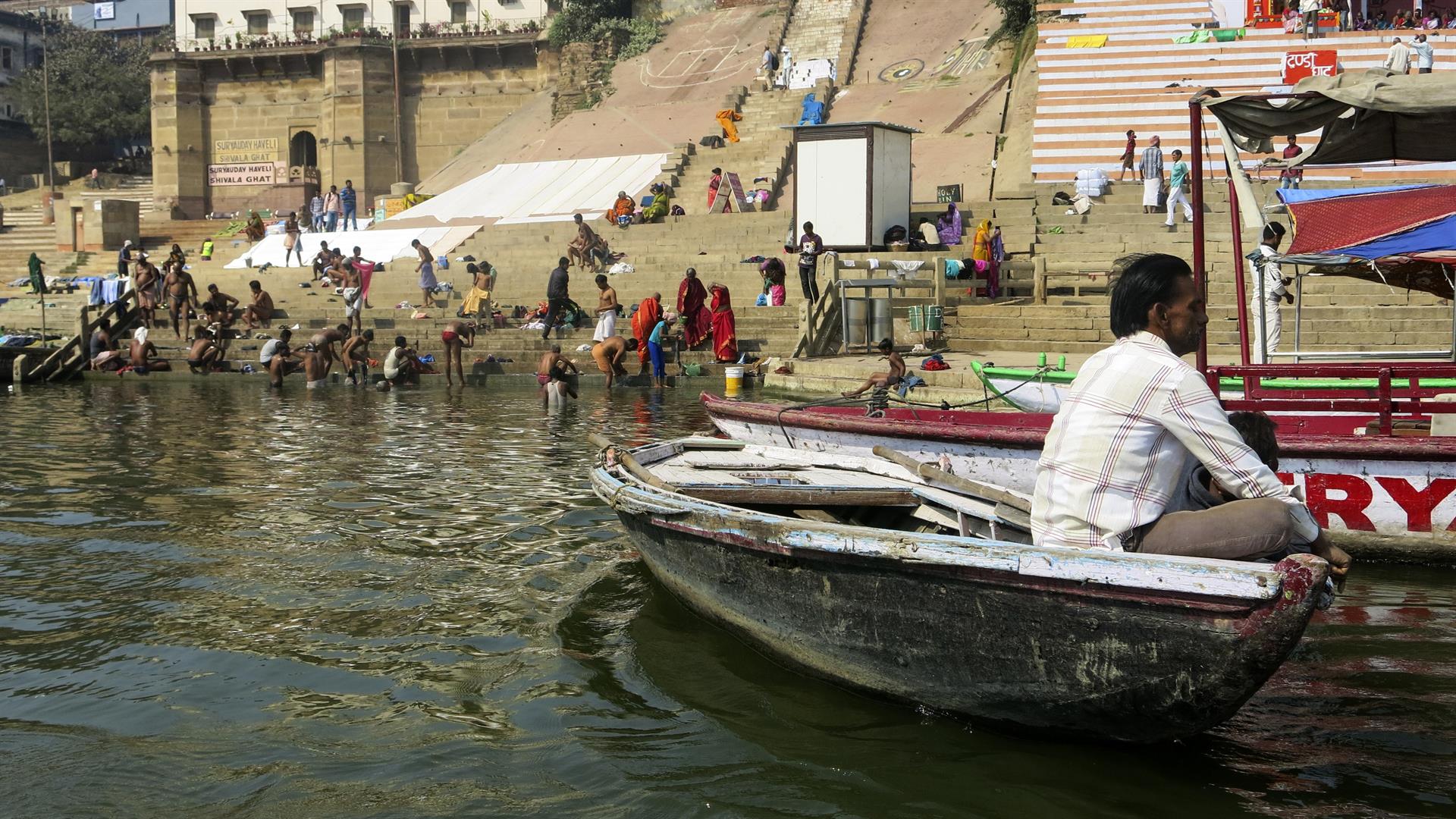 Escena de las transcurridas aguas del Ganges en Benarés. Imagen de archivo. EFE/Moncho Torres
