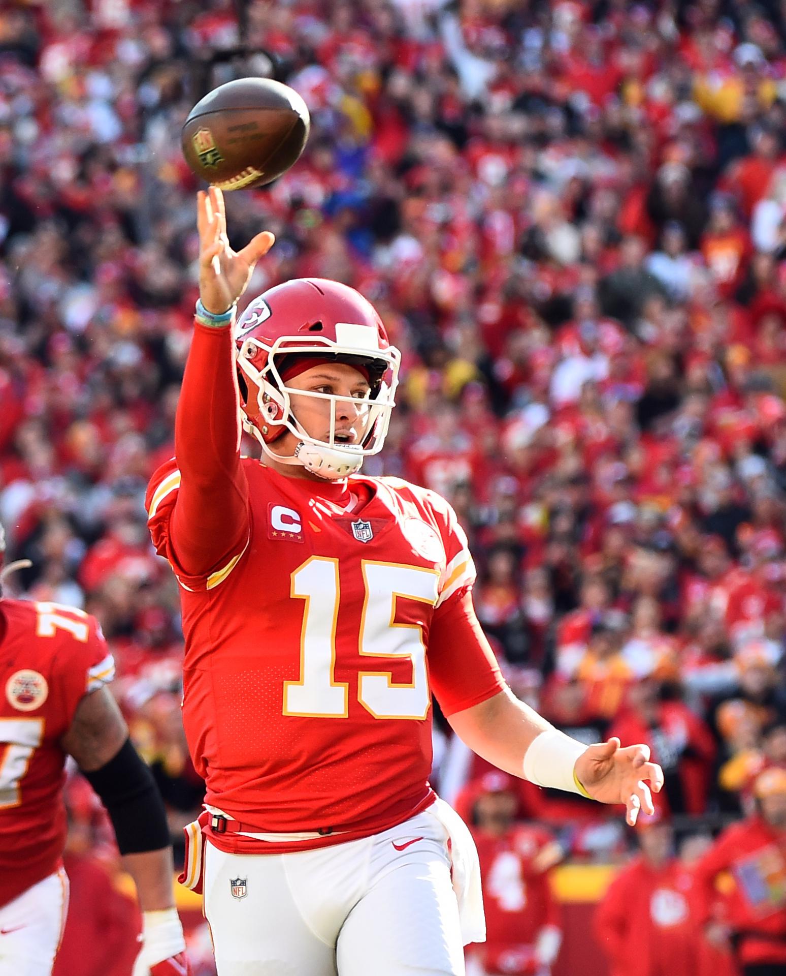 Los Chiefs vencen a los campeones Rams y reiteran su dominio en la AFC en  la semana 12 - Hola News