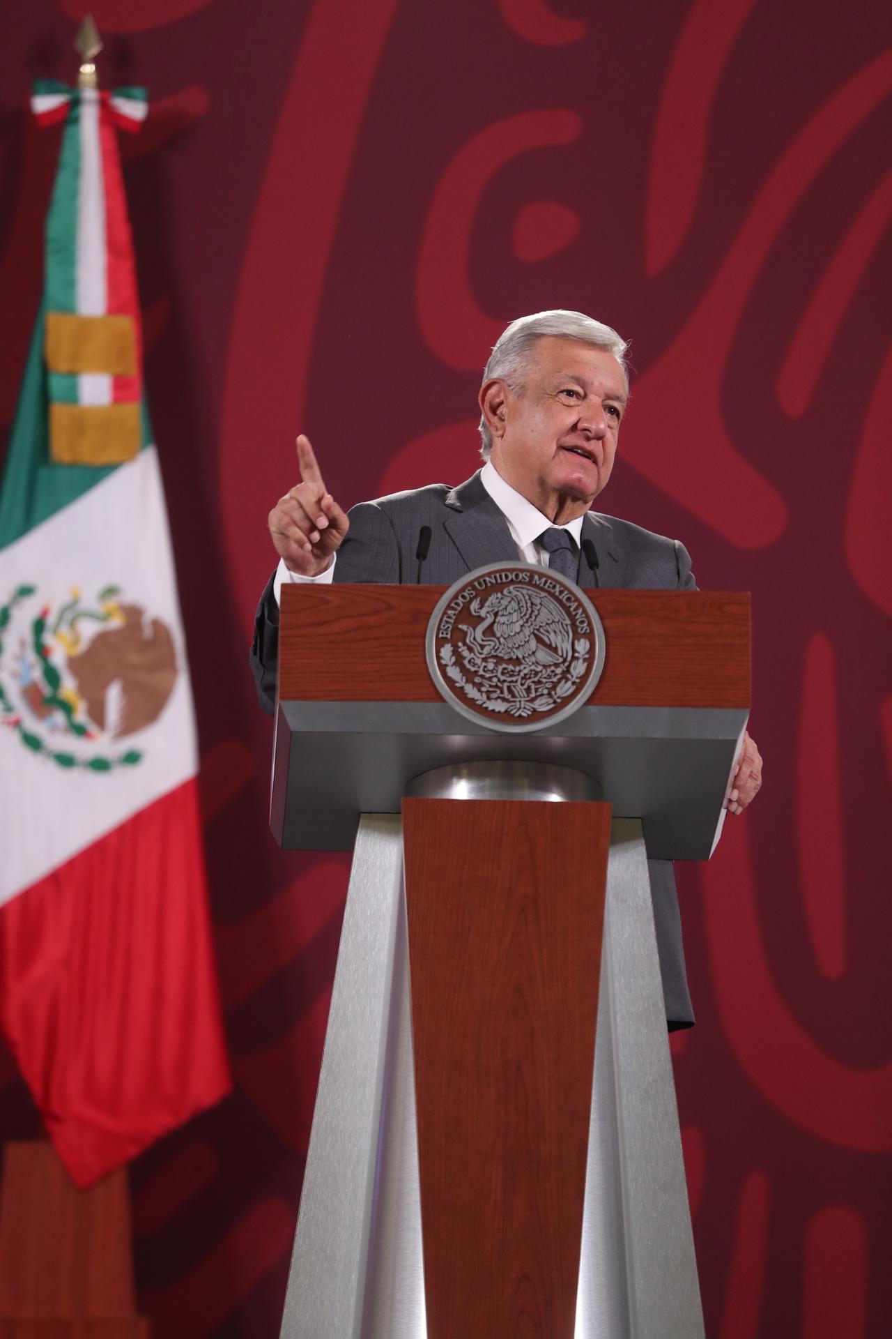 El presidente de México, Andrés Manuel López Obrador, durante su conferencia de prensa este martes, en Palacio Nacional en la Ciudad de México (México). EFE/Sáshenka Gutiérrez
