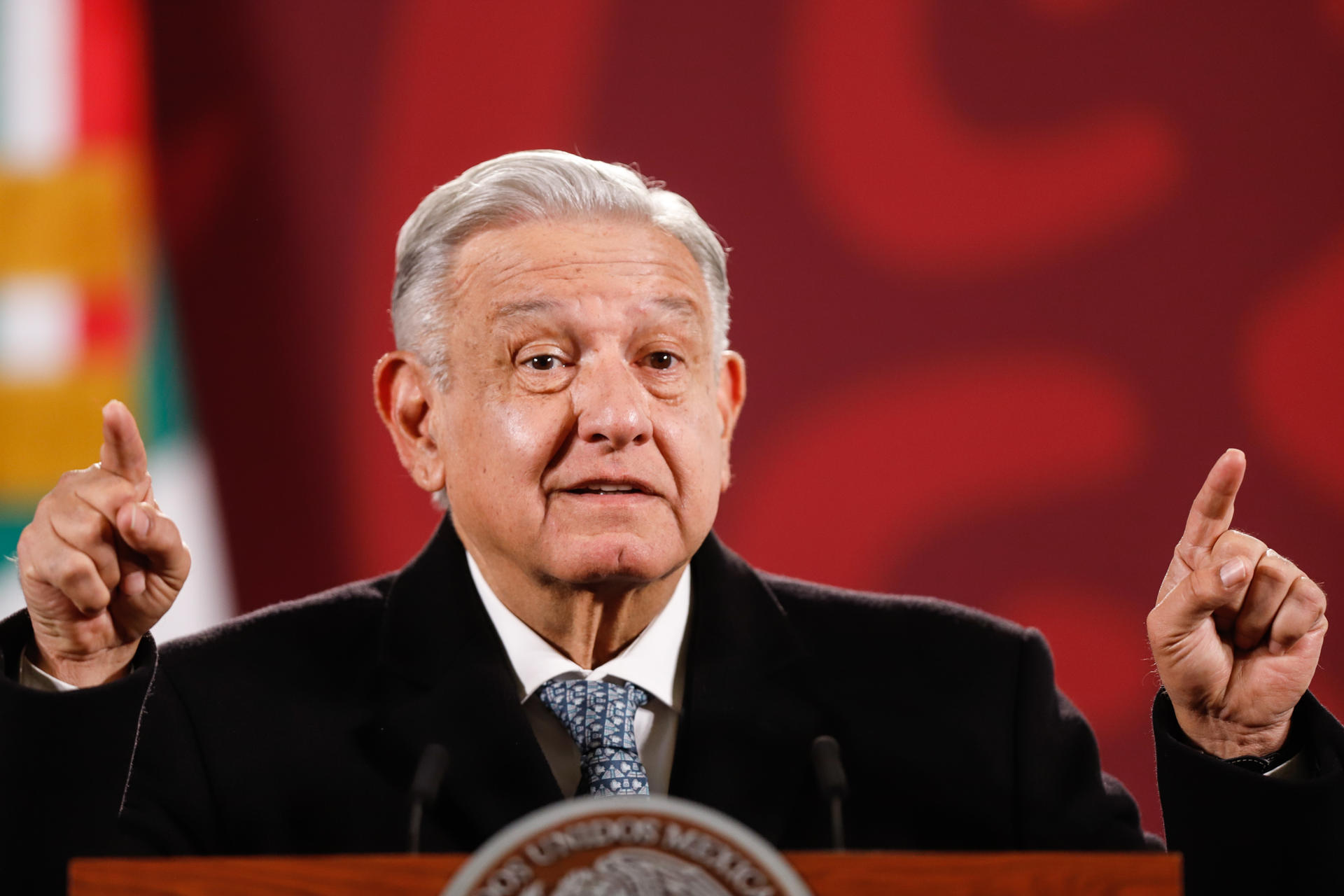 El presidente de México, Andrés Manuel López Obrador, habla durante su conferencia de prensa matutina, hoy, en el Palacio Nacional en la Ciudad de México (México). . EFE/ Isaac Esquivel
