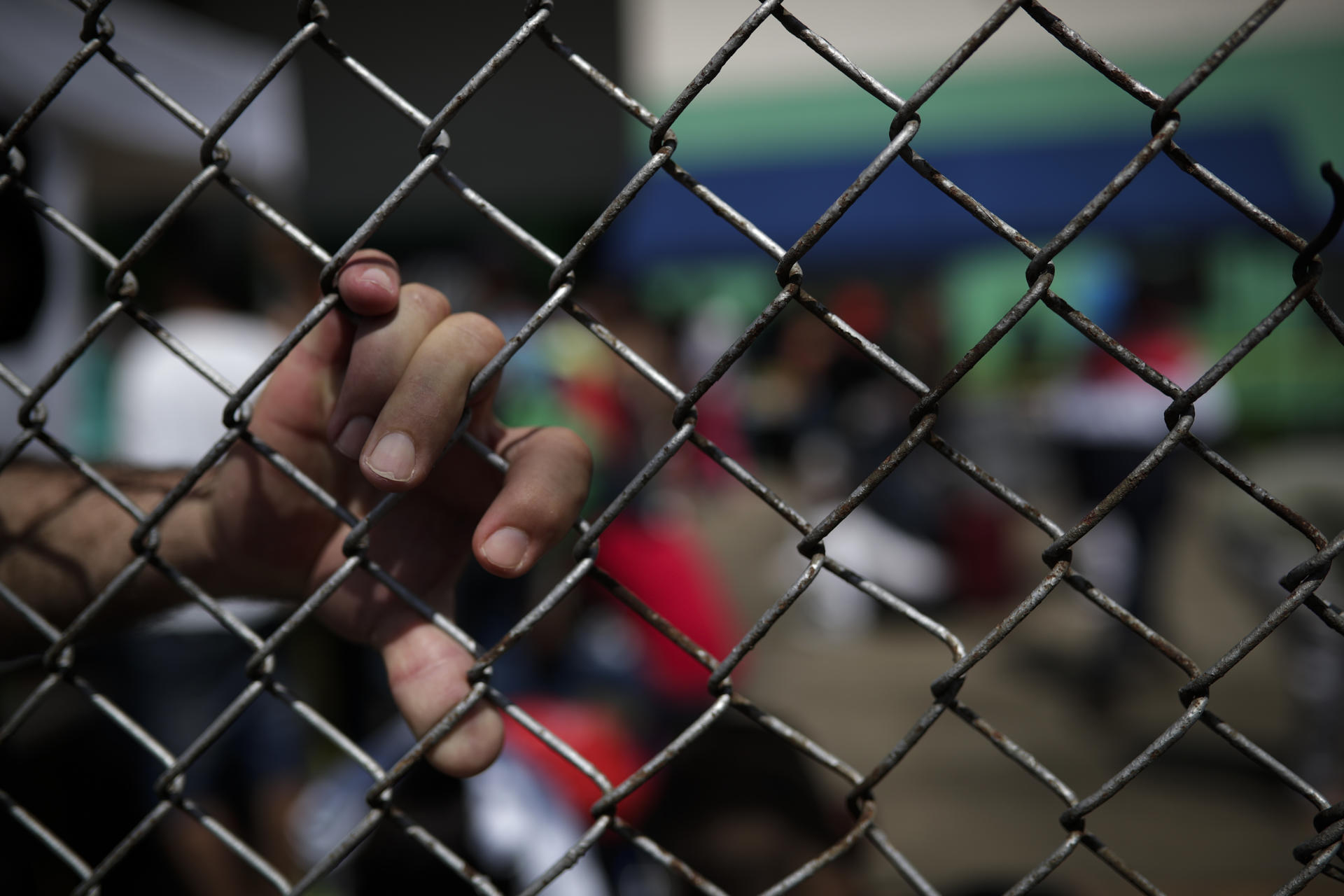 Personas migrantes de origen venezolano esperan, en un refugio temporal de Ciudad de Panamá (Panamá). Imagen de archivo. EFE/ Bienvenido Velasco
