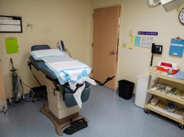 Vista de una sala de procedimientos para abortos en la Clínica de Planificación de la Familia. EFE/TROY SWANSON
