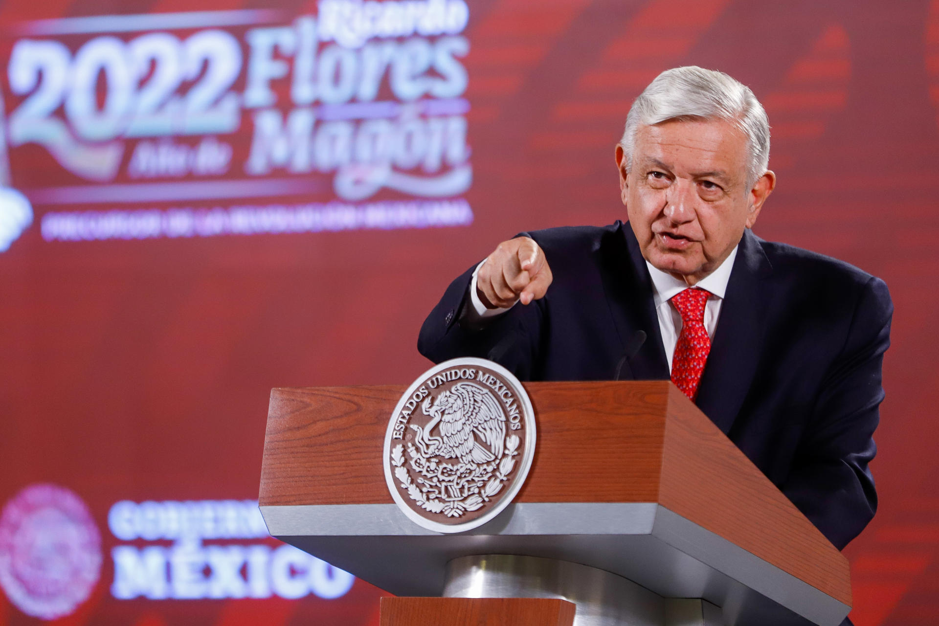 El presidente de México, Andrés Manuel López Obrador, habla durante una rueda de prensa en el Palacio Nacional, hoy, en Ciudad de México (México). EFE/ Isaac Esquivel
