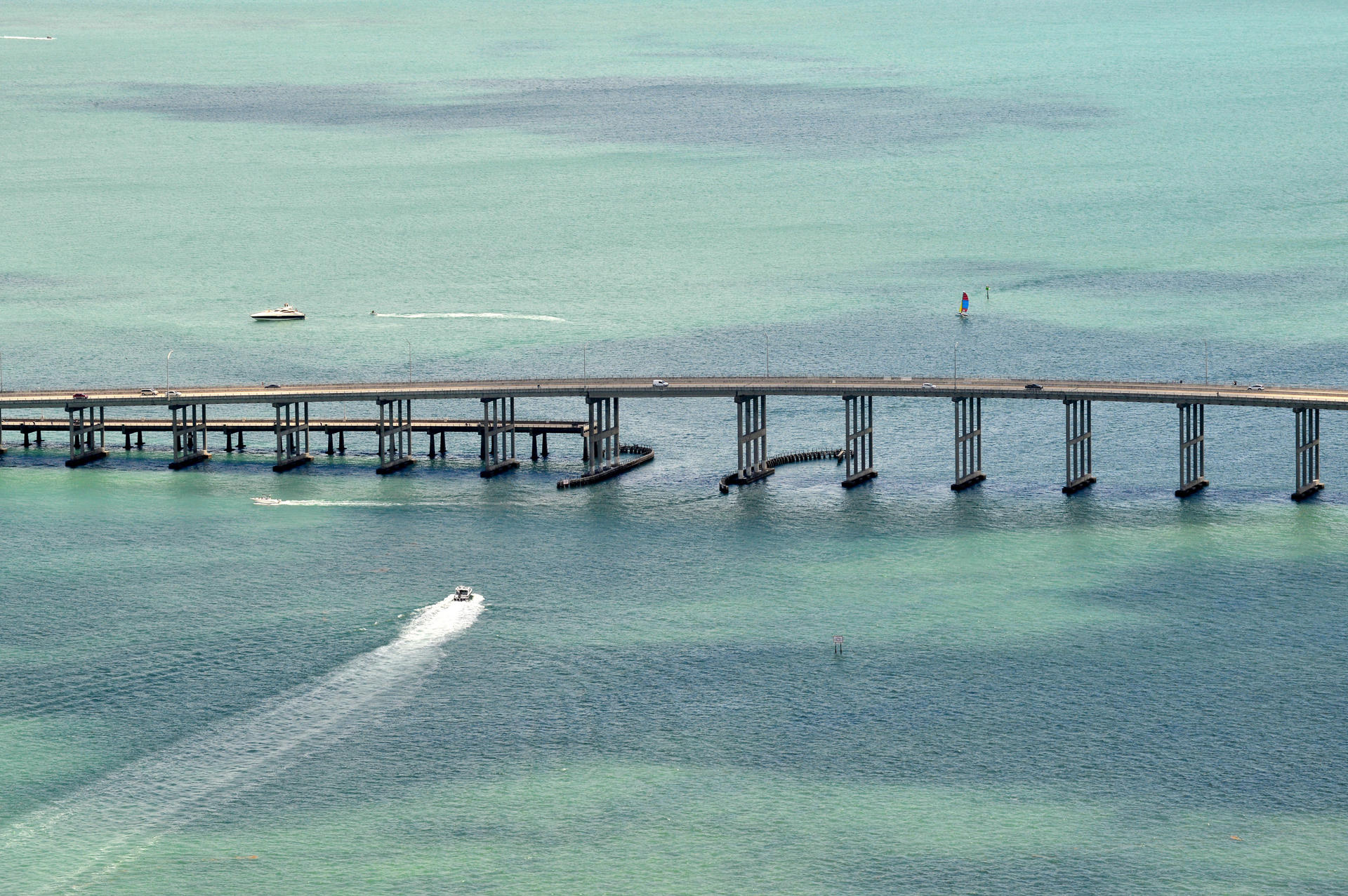 La barrera tiene una extensión de 350 millas (563 kilómetros) desde St. Lucie, en la costa este de Florida, hasta Dry Tortugas, en los Cayos de Florida (cerca de Cuba). Imagen de archivo. EFE/Giorgio Viera
