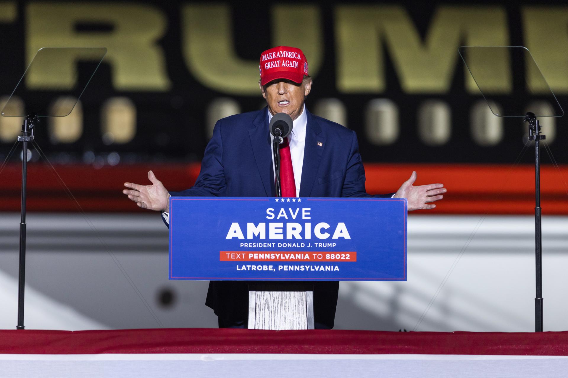 El expresidente estadounidense Donald Trump (2017-2021), en una fotografía de archivo. EFE/Jim Lo Scalzo
