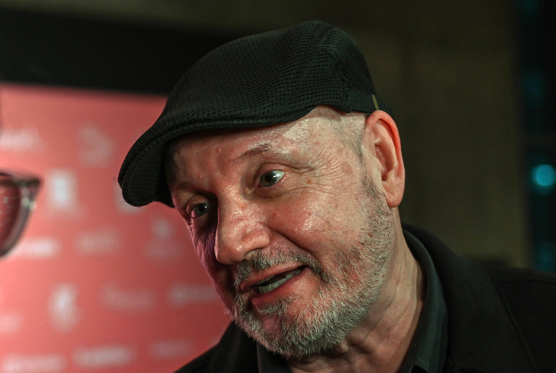 El director de cine Juan José Campanella habla con los periodistas a su llegada a la inauguración de la quinta edición del Iberoamerican Film Festival de Miami (IAFFM) ayer, en Miami (EEUU). EFE/ Giorgio Viera
