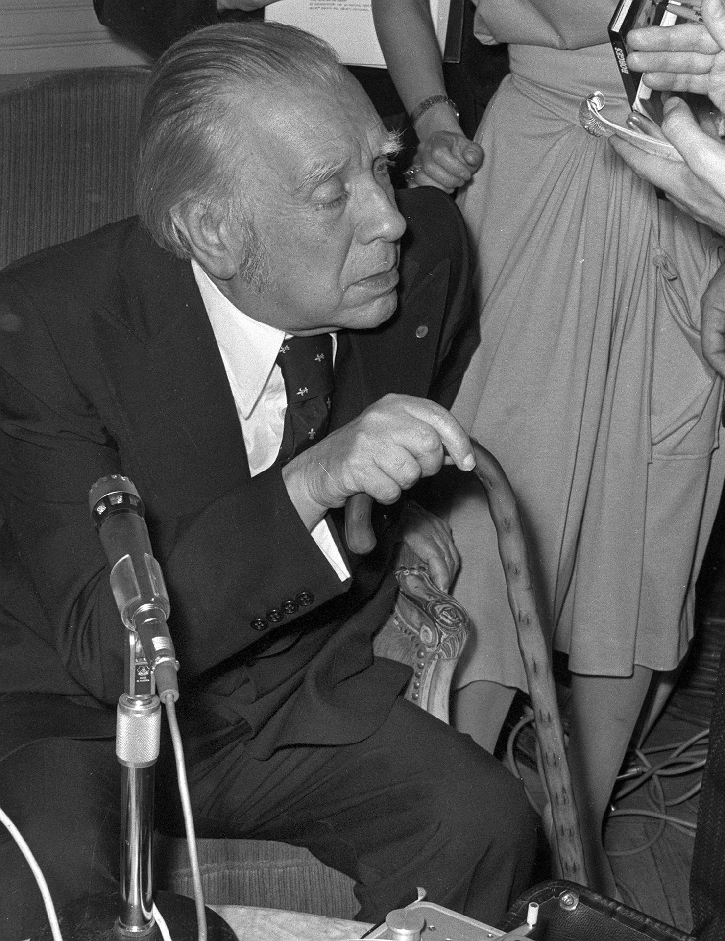 Fotografía de archivo del escritor Jorge Luís Borges. EFE
