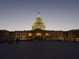 Cámara Baja de EEUU valida proyecto de ley para cesar la emergencia sanitaria ARCHIVO/EFE/MICHAEL REYNOLDS