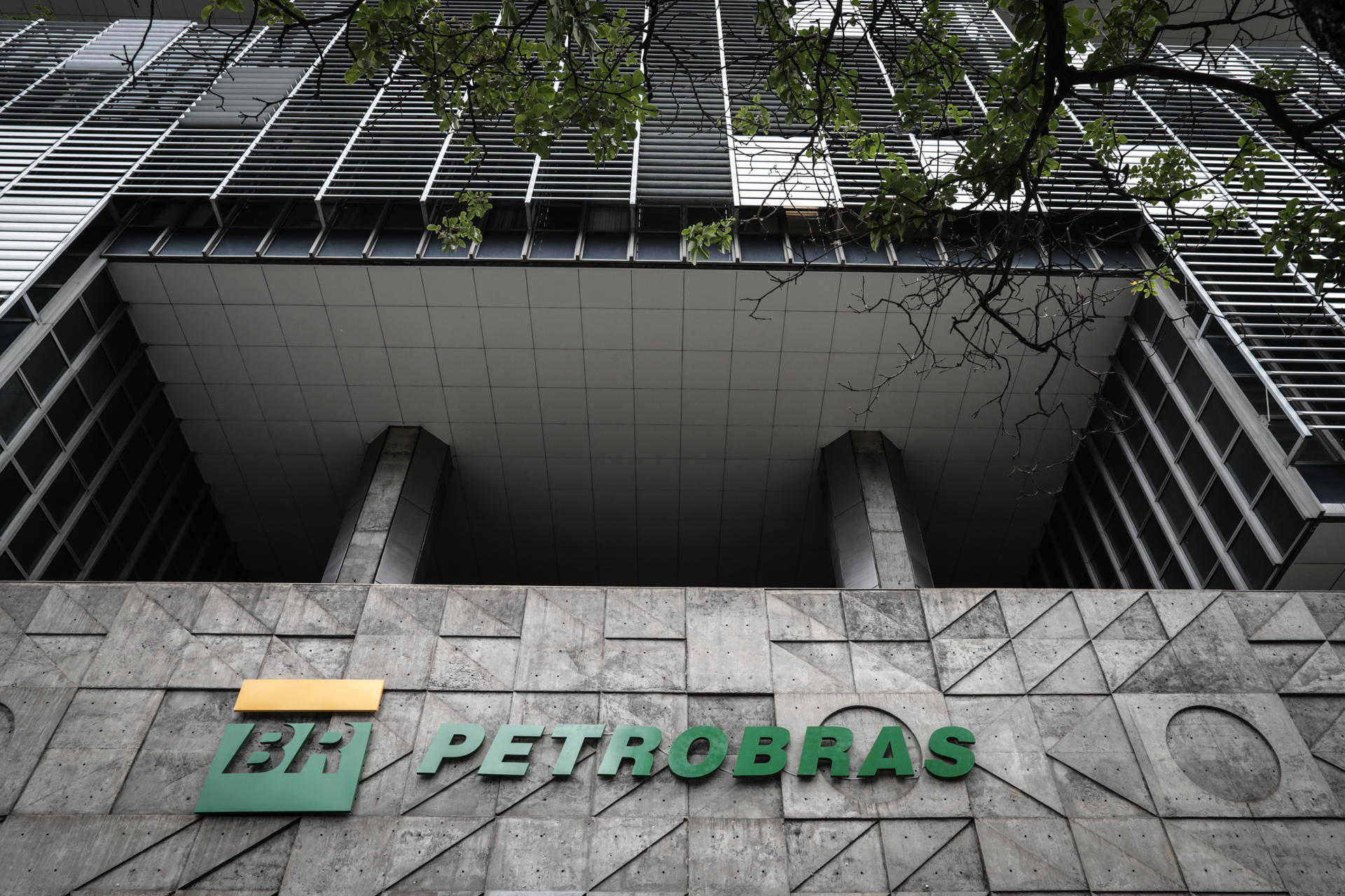Vista del edificio de la empresa estatal Petróleo Brasileiro S.A. (Petrobras), en Río de Janeiro (Brasil). Imagen de archivo. EFE/André Coelho
