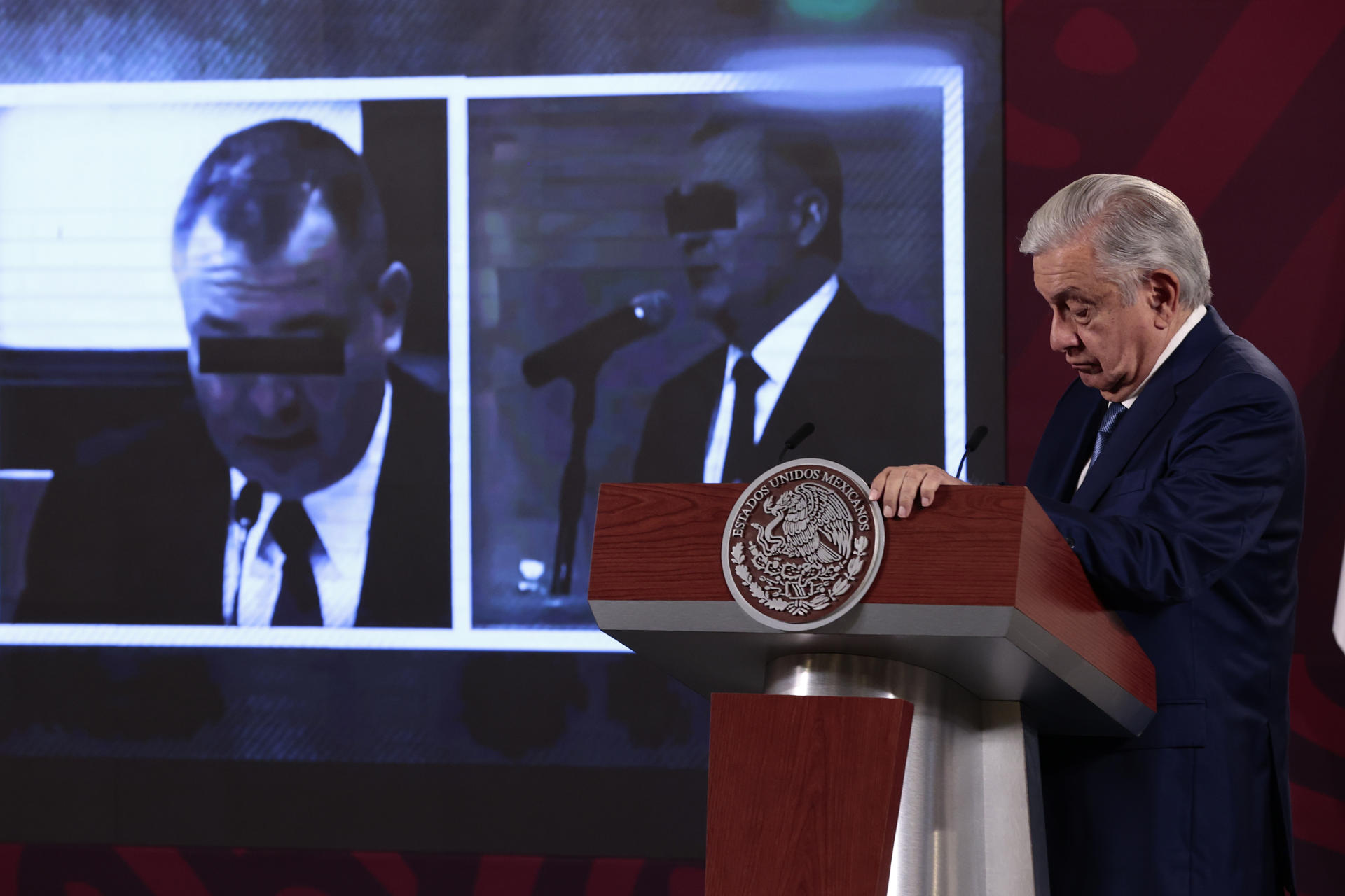 El presidente de México, Andrés Manuel López Obrador, habla hoy durante su conferencia de prensa matutina en Palacio Nacional en la Ciudad de México (México). EFE/José Méndez

