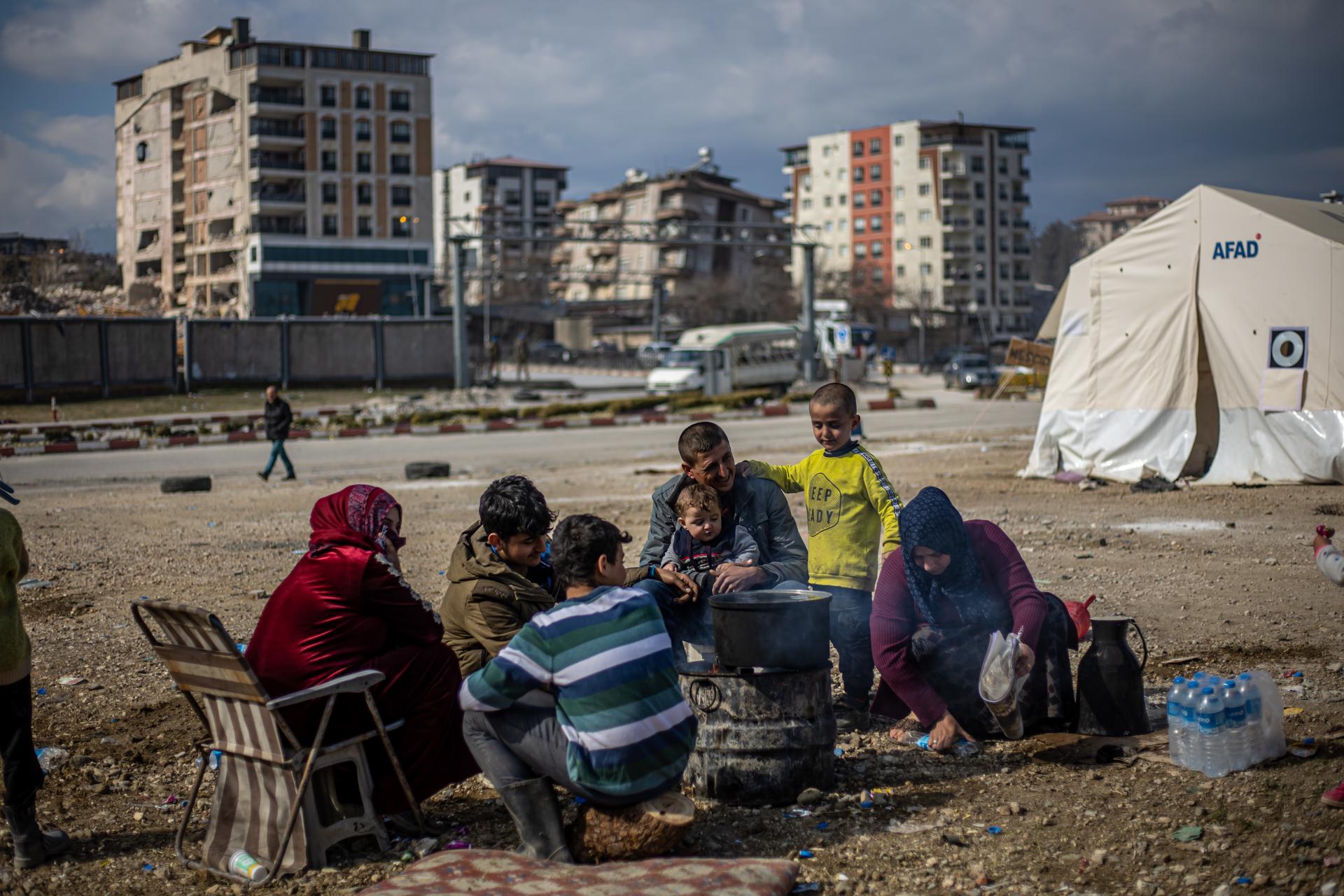 Banco Mundial estima en  millones los daños en Turquía por el  terremoto - Hola News