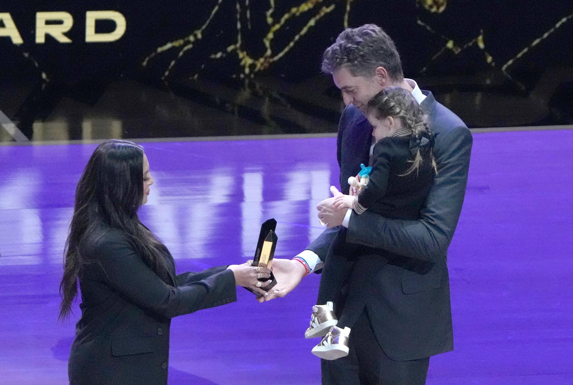 Legendary Laker Pau Gasol receives 2023 Kobe & Gigi Bryant WNBA Advocacy  Award