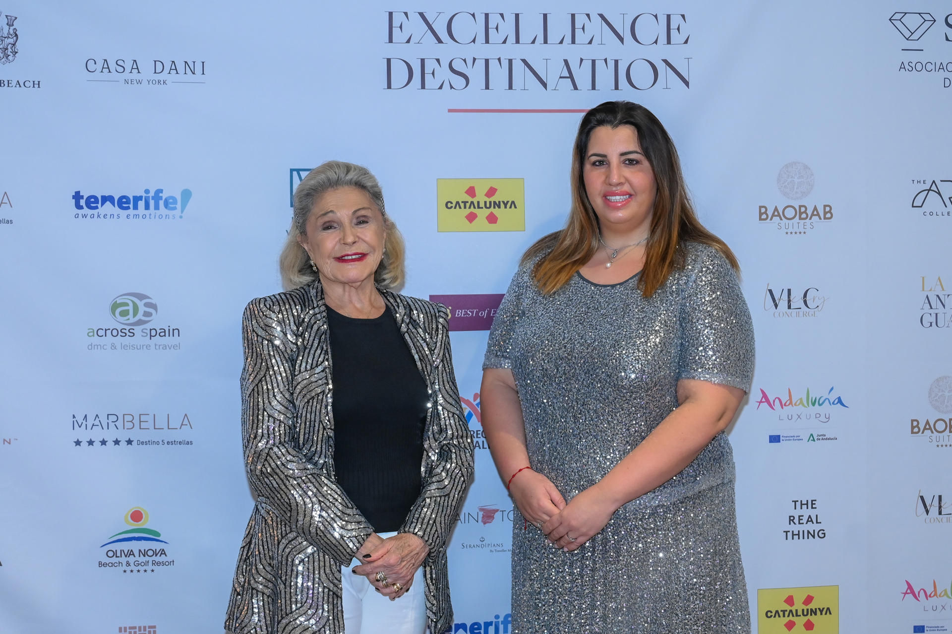 España lo tiene todo para ser un destino de lujo, dice Beatriz de Orleans La princesa de Beatriz de Orleans (i) y la presidenta ejecutiva de la Asociación Española de Lujo-Luxury Spain, Cristina Martín Blasi, posan para Efe previo a un evento este jueves en Miami, Florida. "España lo tiene todo para ser un destino de lujo", dijo a EFE este jueves en Miami Beatriz de Orleans, presidenta honorífica de la Asociación Española de Lujo-Luxury Spain, que realiza una misión por Estados Unidos para promover el turismo de alta gama. EFE/Giorgio Viera