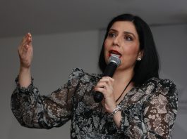 La médica psiquiatra Paola Alejandra Gutiérrez Galindo habla durante el XXIV Congreso Internacional Avances en Medicina CIAM 2023, hoy, en Guadalajara (México). EFE/ Francisco Guasco
