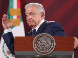 El mandatario mexicano, Andrés Manuel López Obrador, habla en una rueda de prensa en Palacio Nacional de la Ciudad de México (México).EFE/Sáshenka Gutiérrez
