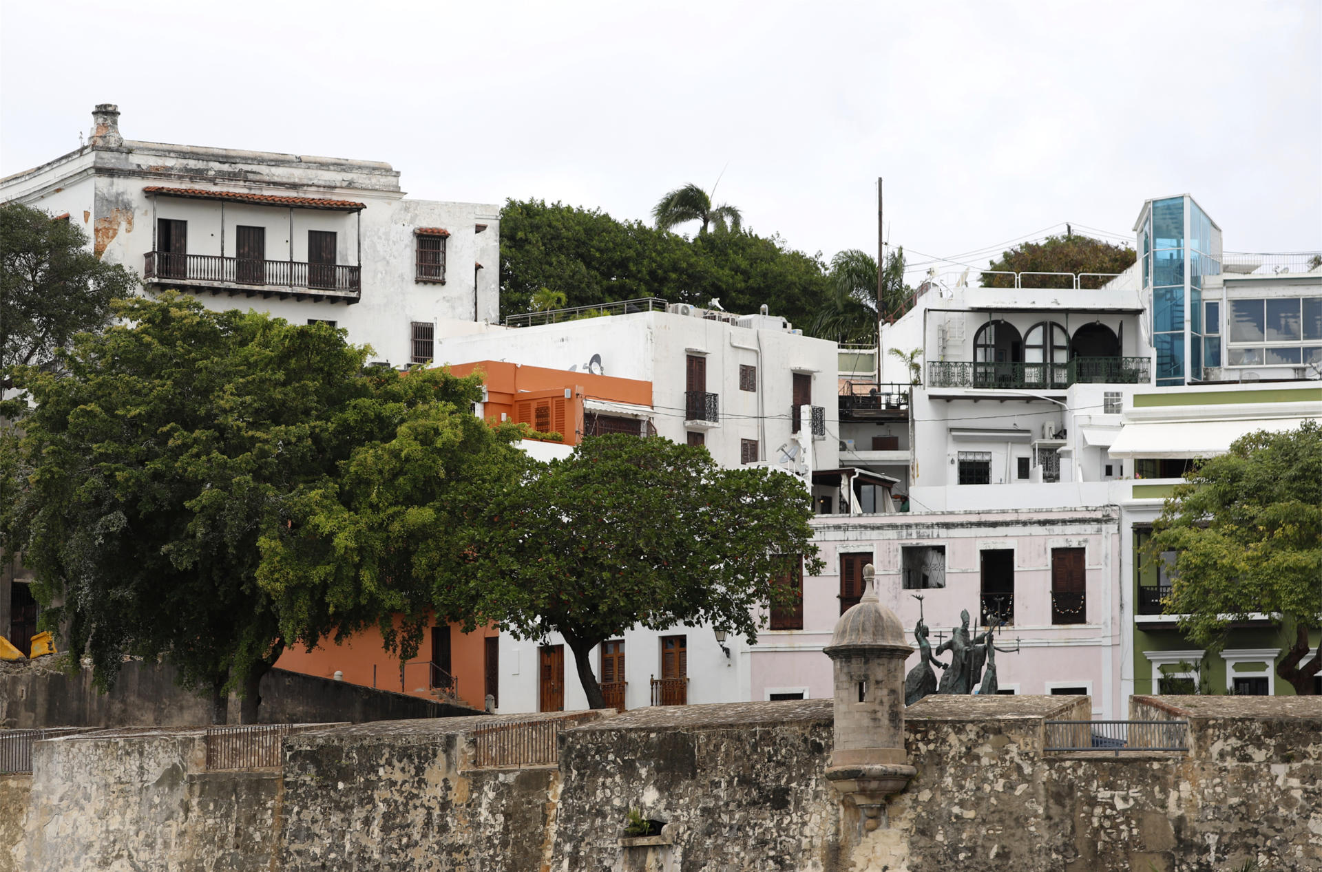 Fotografía que muestra la muralla de San Juan y parte de su vecindario en el Viejo San Juan (Puerto Rico). Imagen de archivo. EFE/ Thais Llorca
