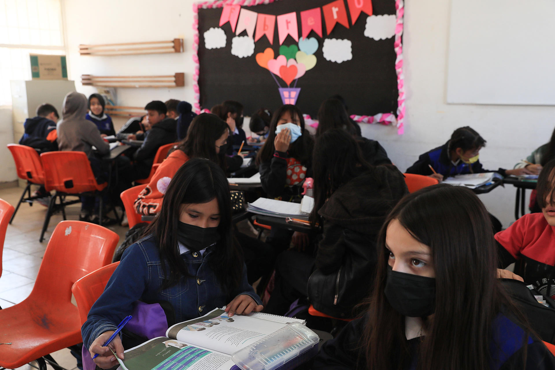 Menores asisten a clase en Ciudad Juárez, estado de Chihuahua (México). Imagen de archivo. EFE/Luis Torres
