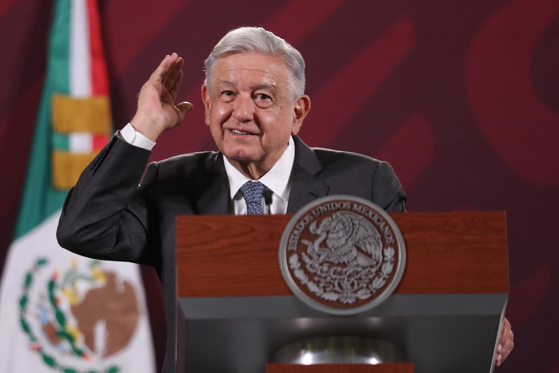 El presidente de México, Andrés Manuel López Obrador, habla hoy durante su conferencia matutina en Palacio Nacional, en Ciudad de México (México). Fotografía de archivo. EFE/Sáshenka Gutiérrez
