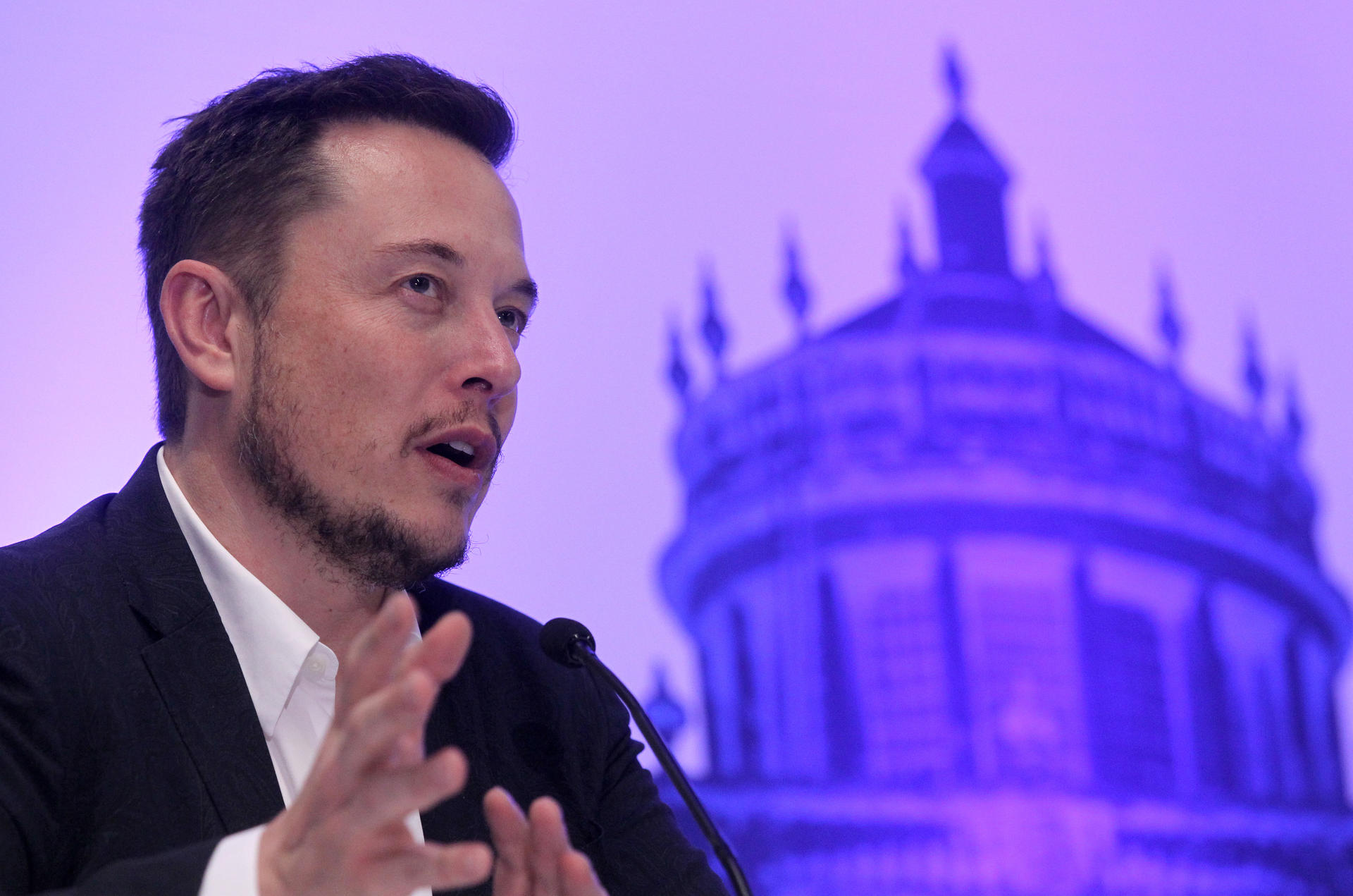 El inventor, físico y fundador de SpaceX, el sudafricano Elon Musk habla en una conferencia de prensa. Imagen de archivo. EFE/Ulises Ruiz Basurto
